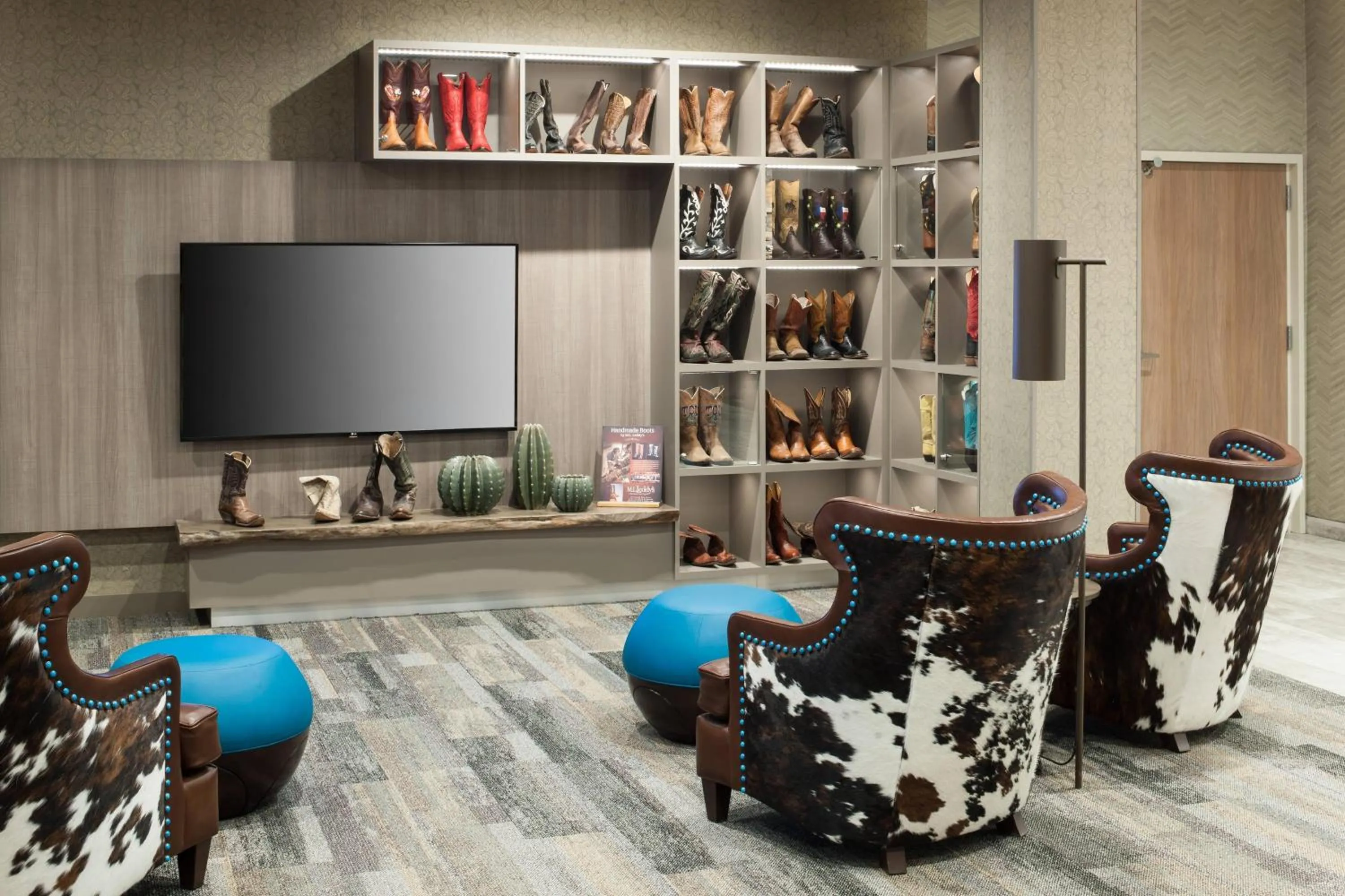 Lounge or bar in Courtyard by Marriott Fort Worth Historic Stockyards