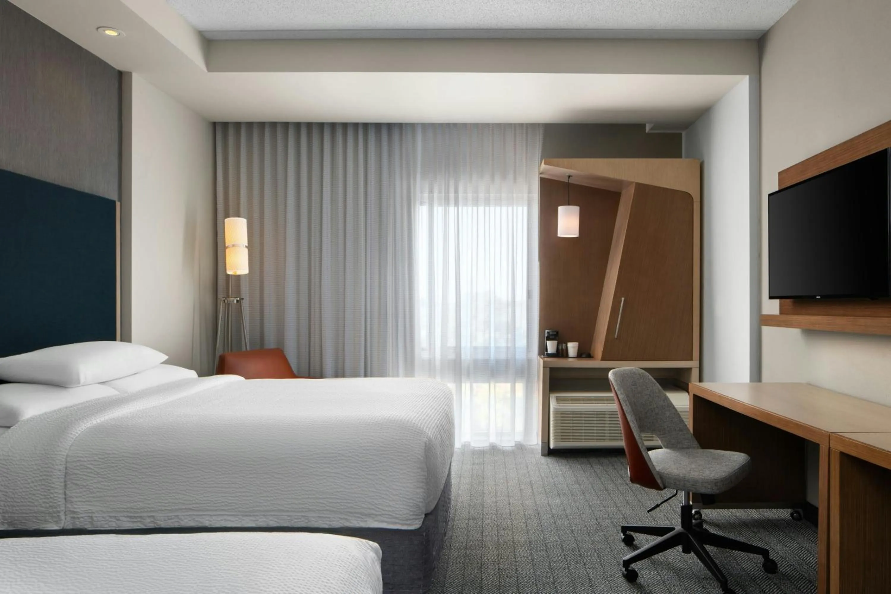 Photo of the whole room, Bed in Courtyard by Marriott Fayetteville Fort Liberty - Spring Lake