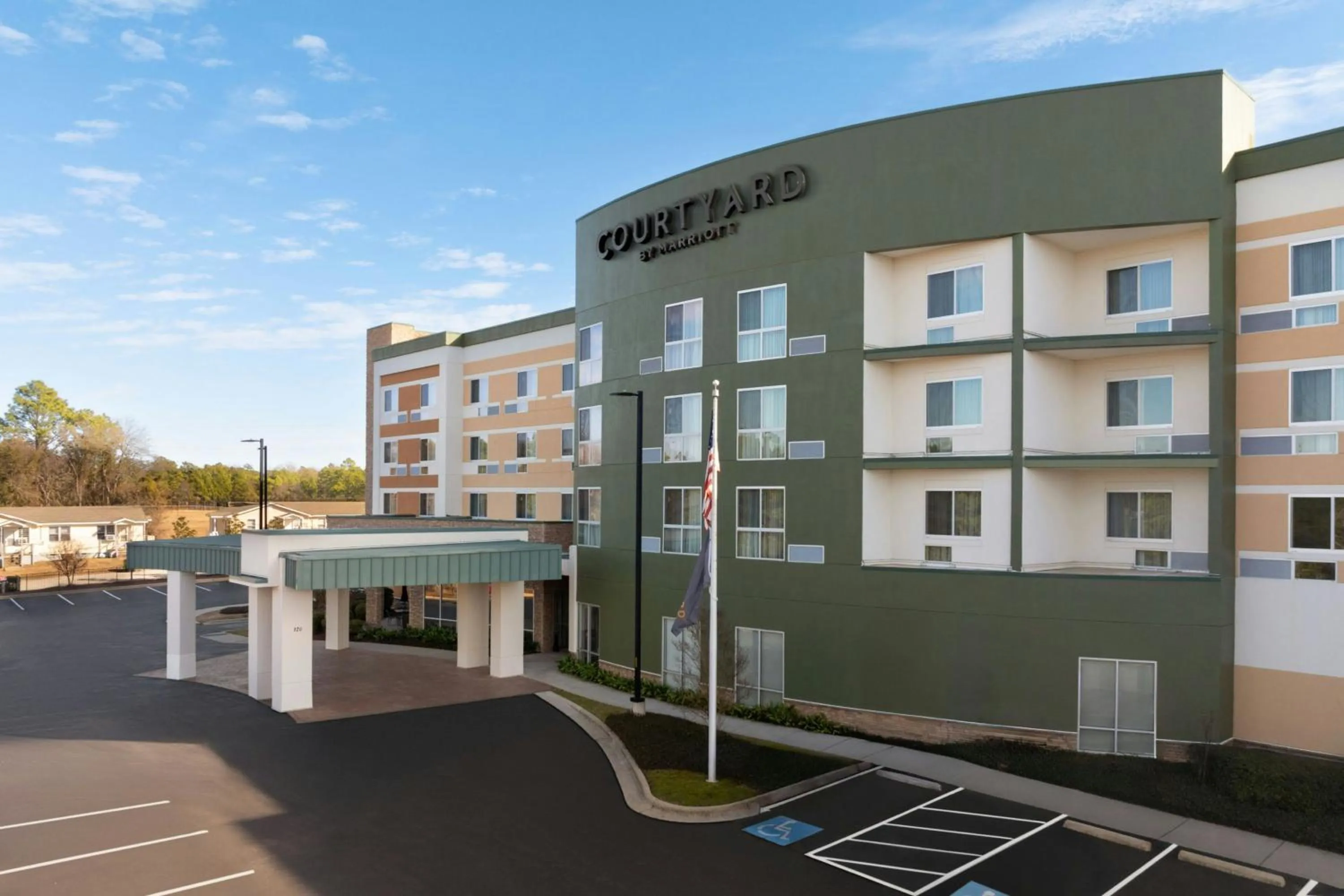 Property building in Courtyard by Marriott Fayetteville Fort Liberty - Spring Lake