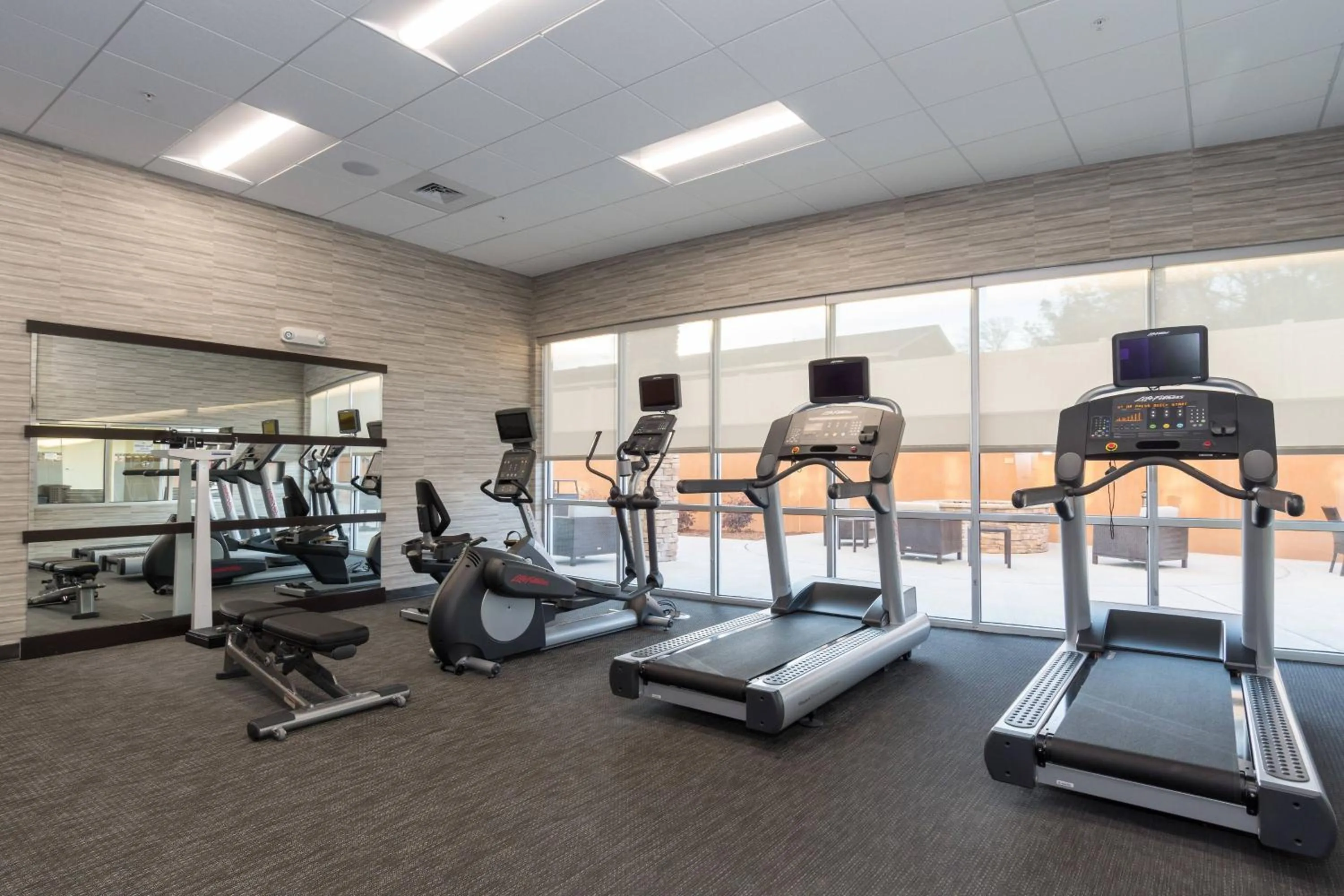 Fitness centre/facilities in Courtyard by Marriott Fayetteville Fort Liberty - Spring Lake