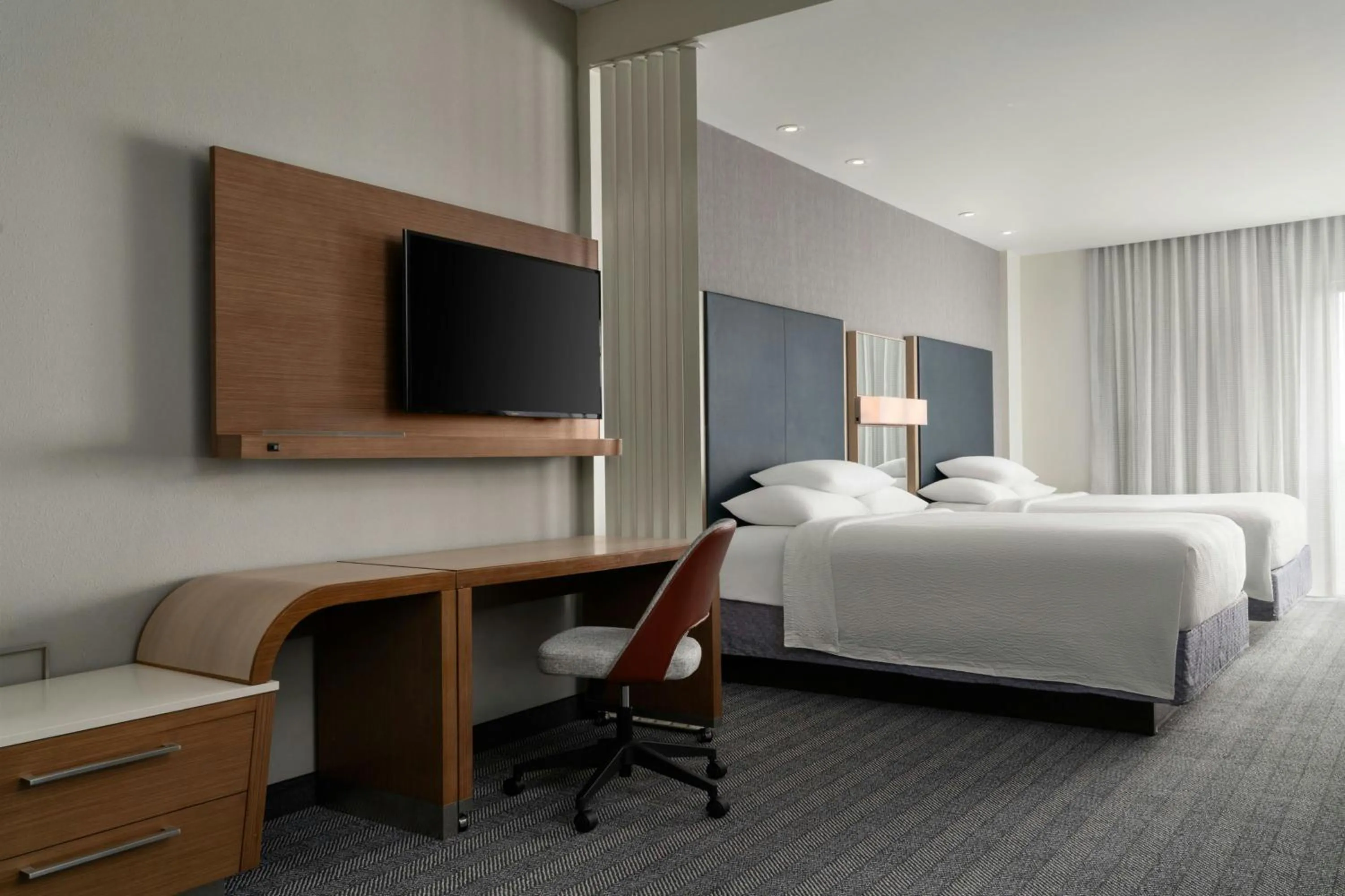 Bedroom, Bed in Courtyard by Marriott Fayetteville Fort Liberty - Spring Lake