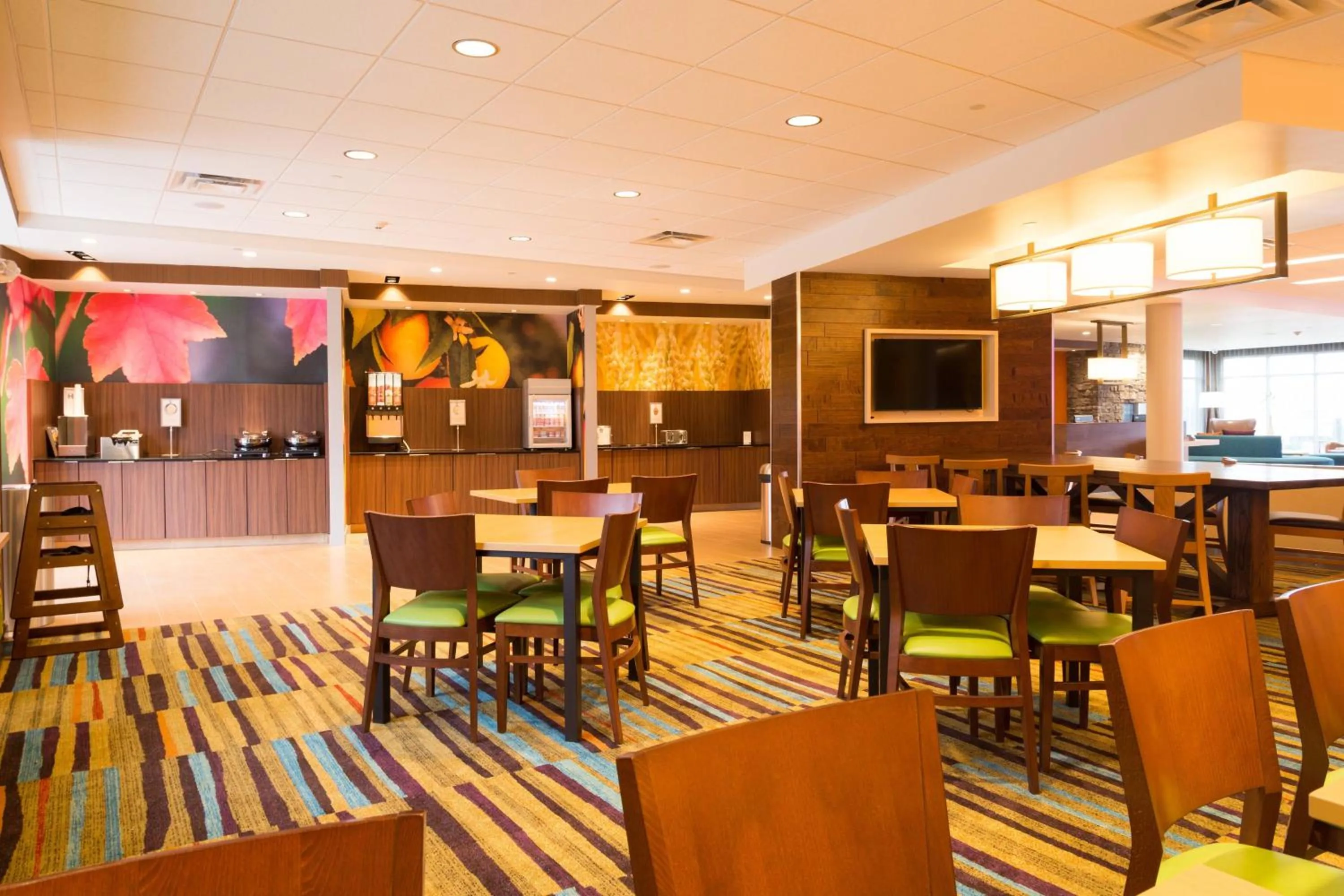 Breakfast in Fairfield Inn & Suites by Marriott Dickson