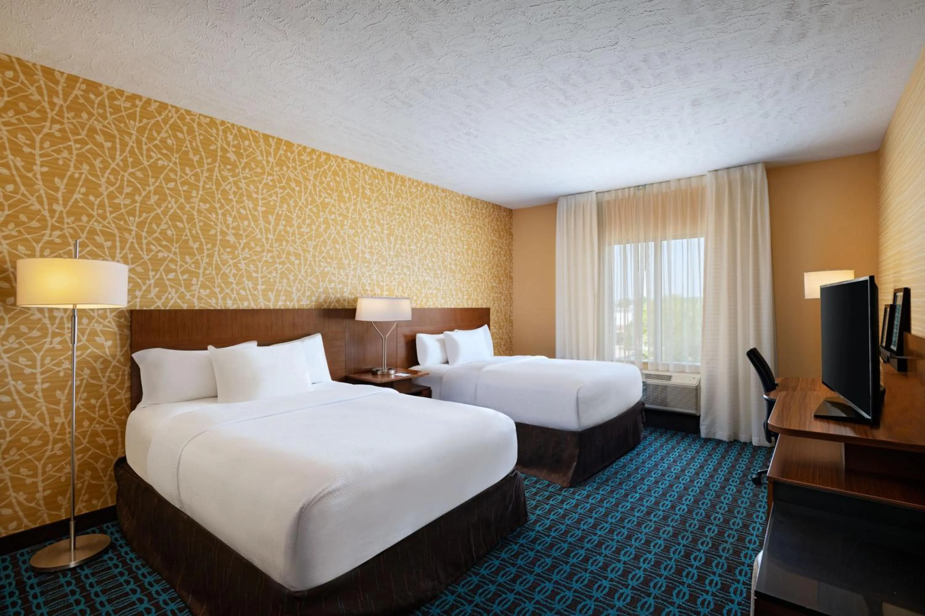 Photo of the whole room, Bed in Fairfield Inn & Suites by Marriott Lincoln Airport