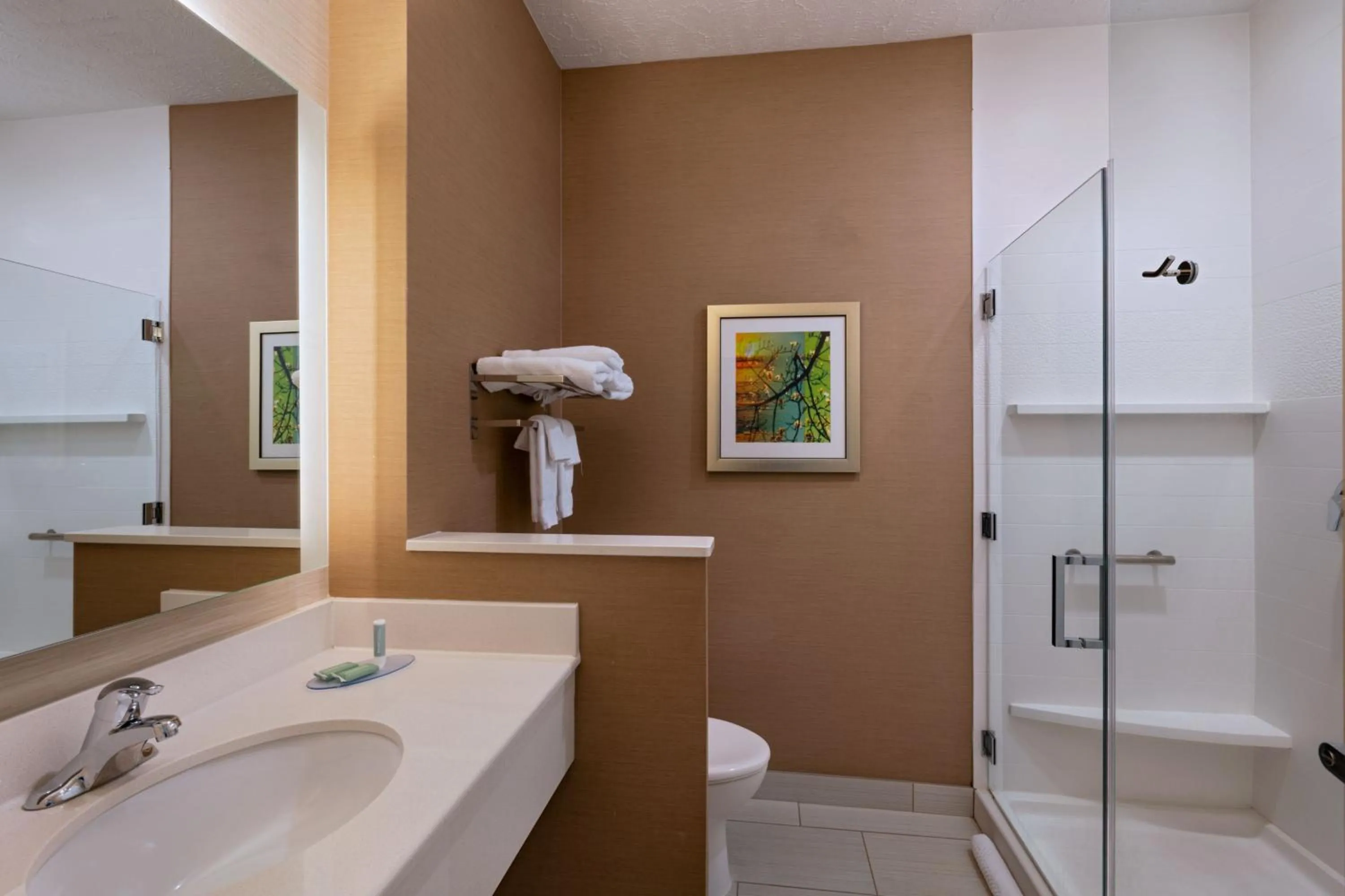 Bathroom in Fairfield Inn & Suites by Marriott Lincoln Airport