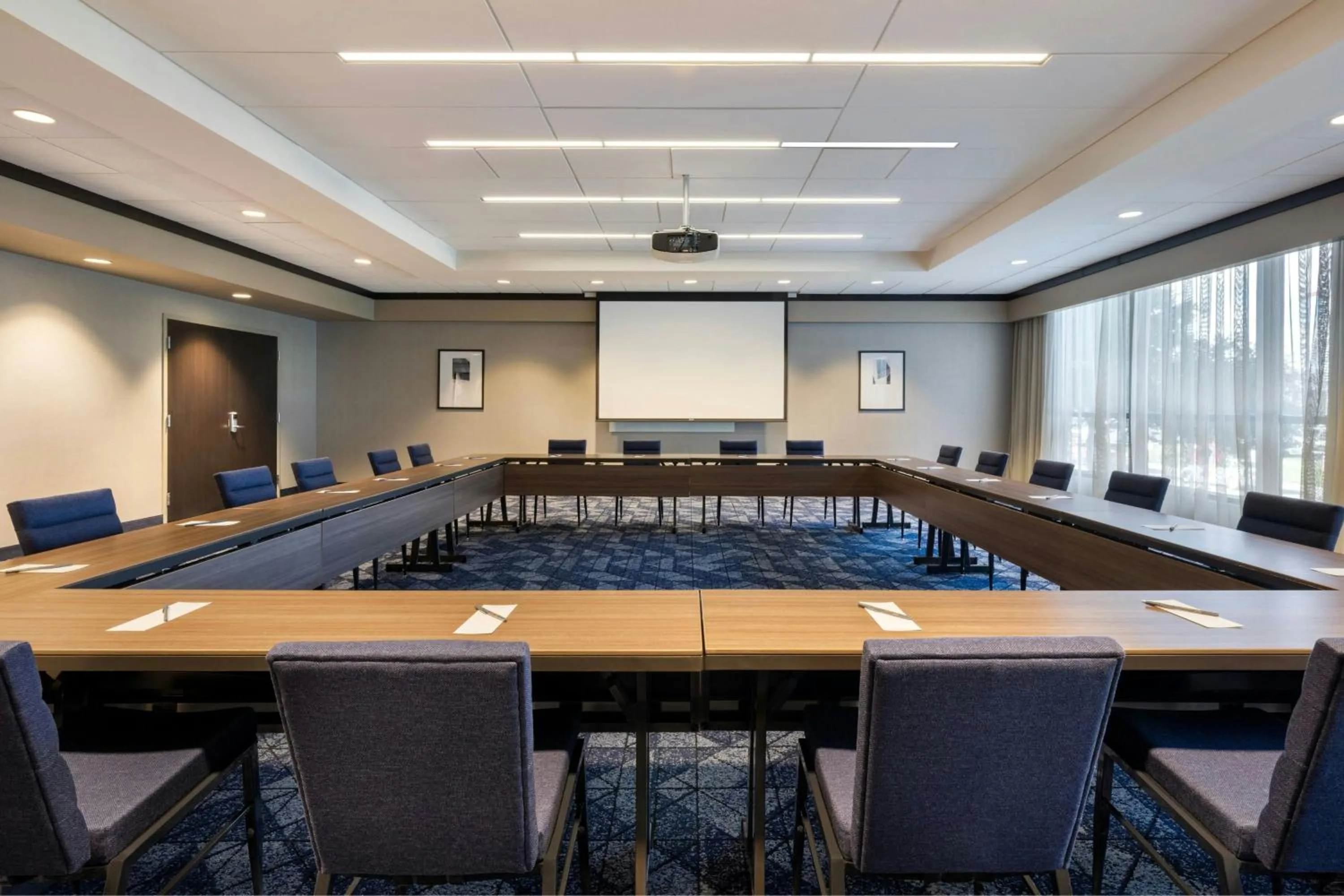 Meeting/conference room in Courtyard by Marriott Redwood City