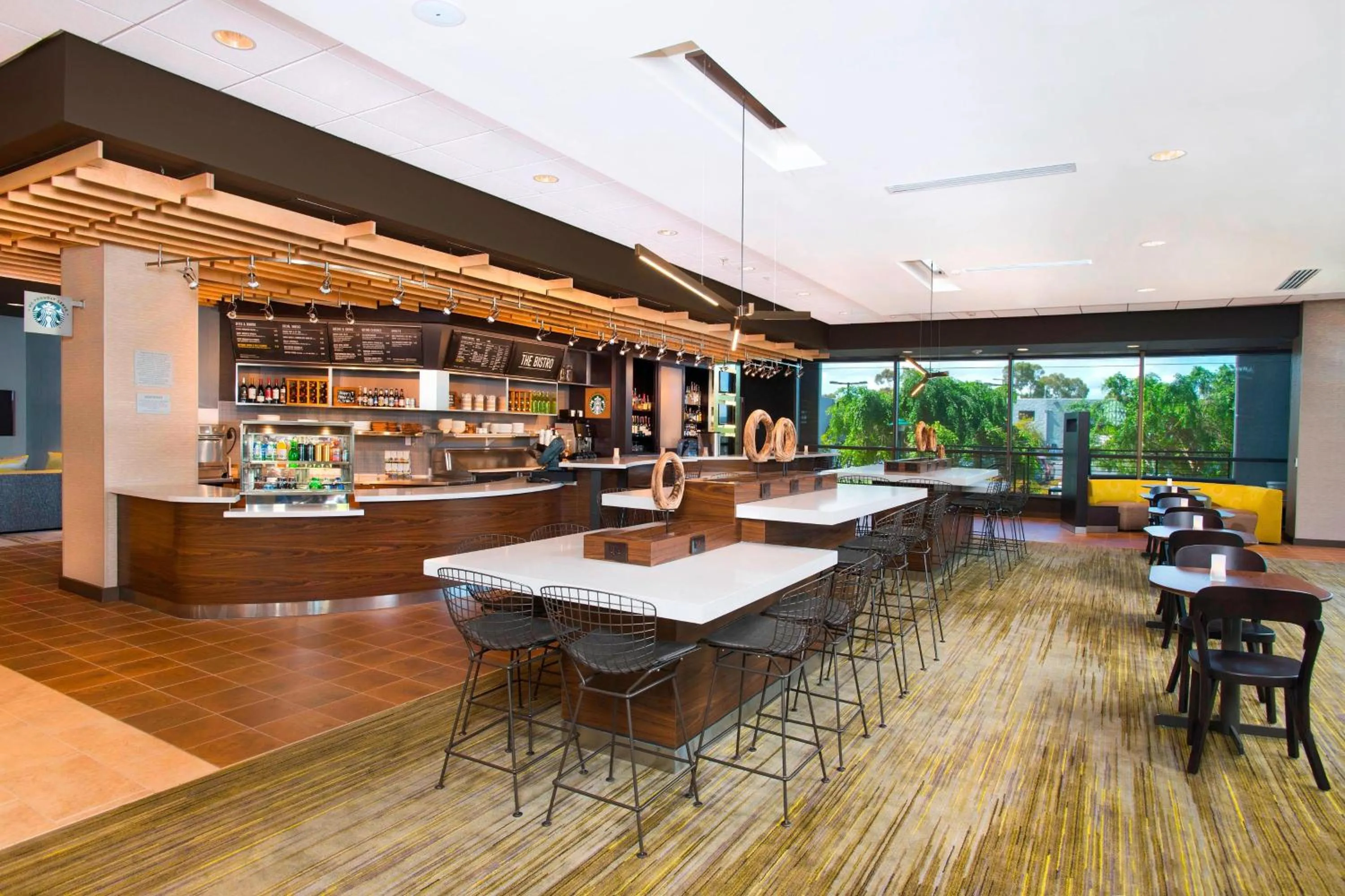 Restaurant/places to eat in Courtyard by Marriott Redwood City