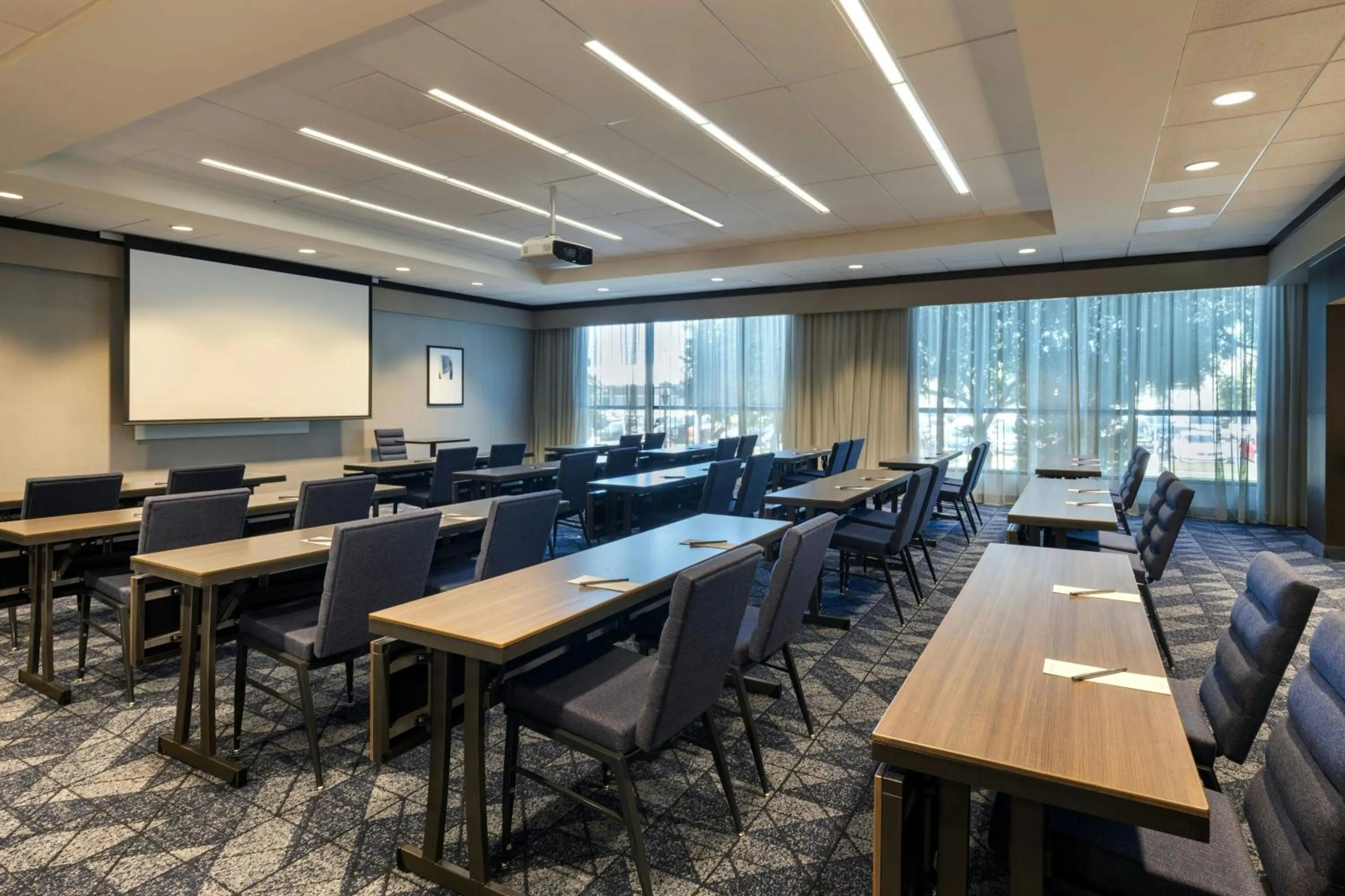Meeting/conference room in Courtyard by Marriott Redwood City