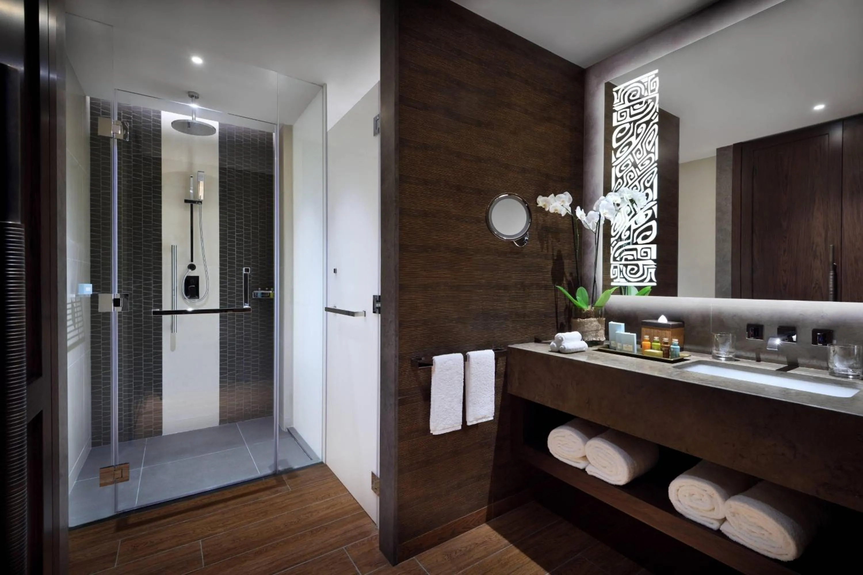 Bathroom in Lapita, Dubai Parks and Resorts, Autograph Collection