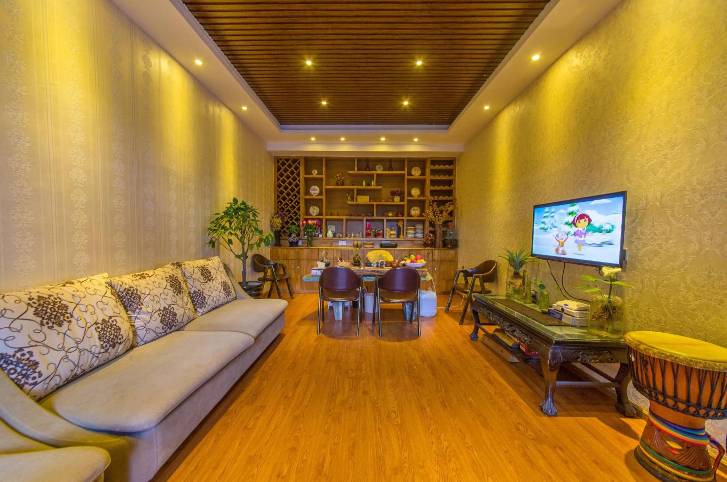 Property building in M Y J Boutique Inn 梦圆居