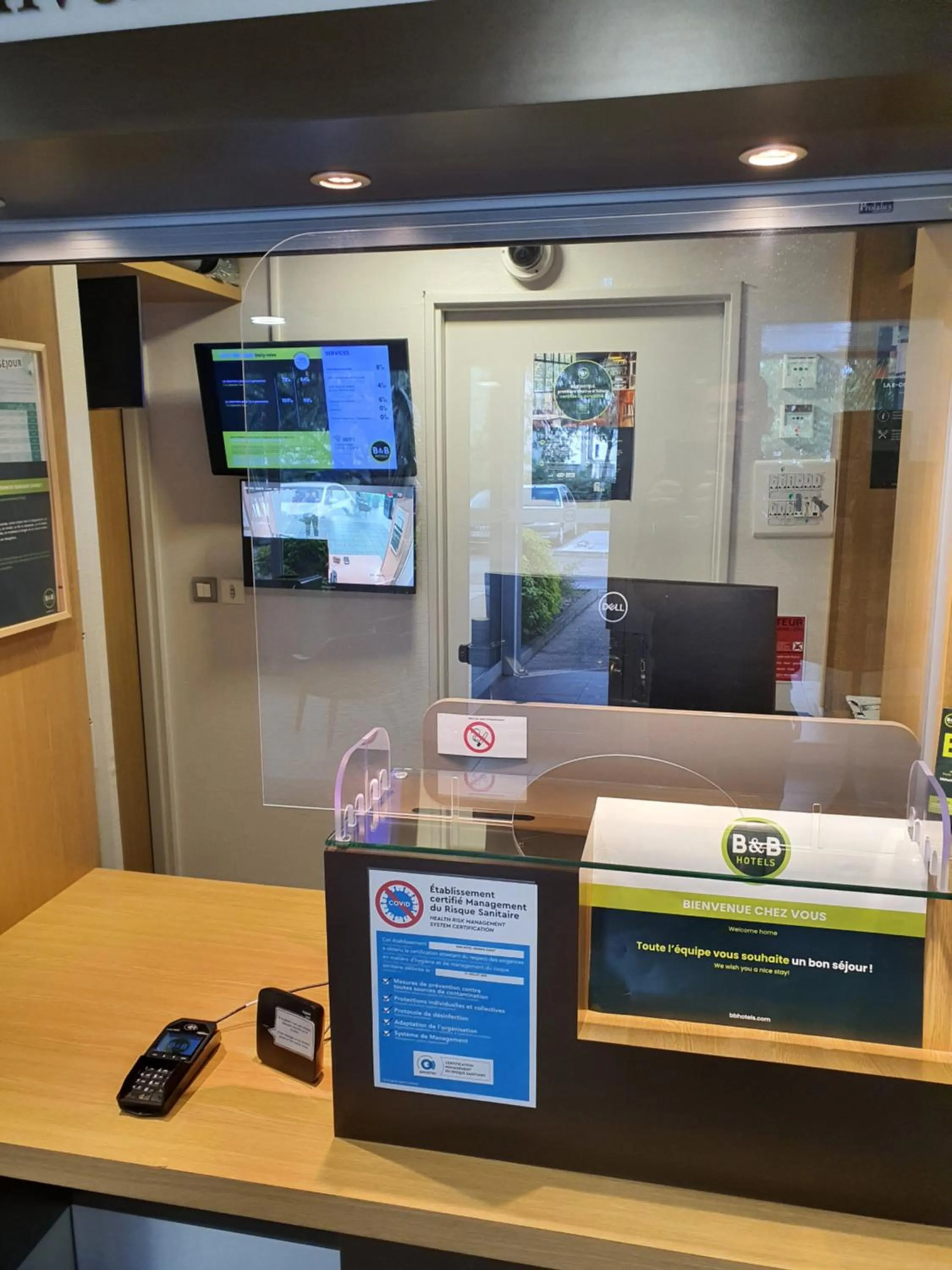 Lobby or reception in B&B HOTEL Rennes Ouest Villejean