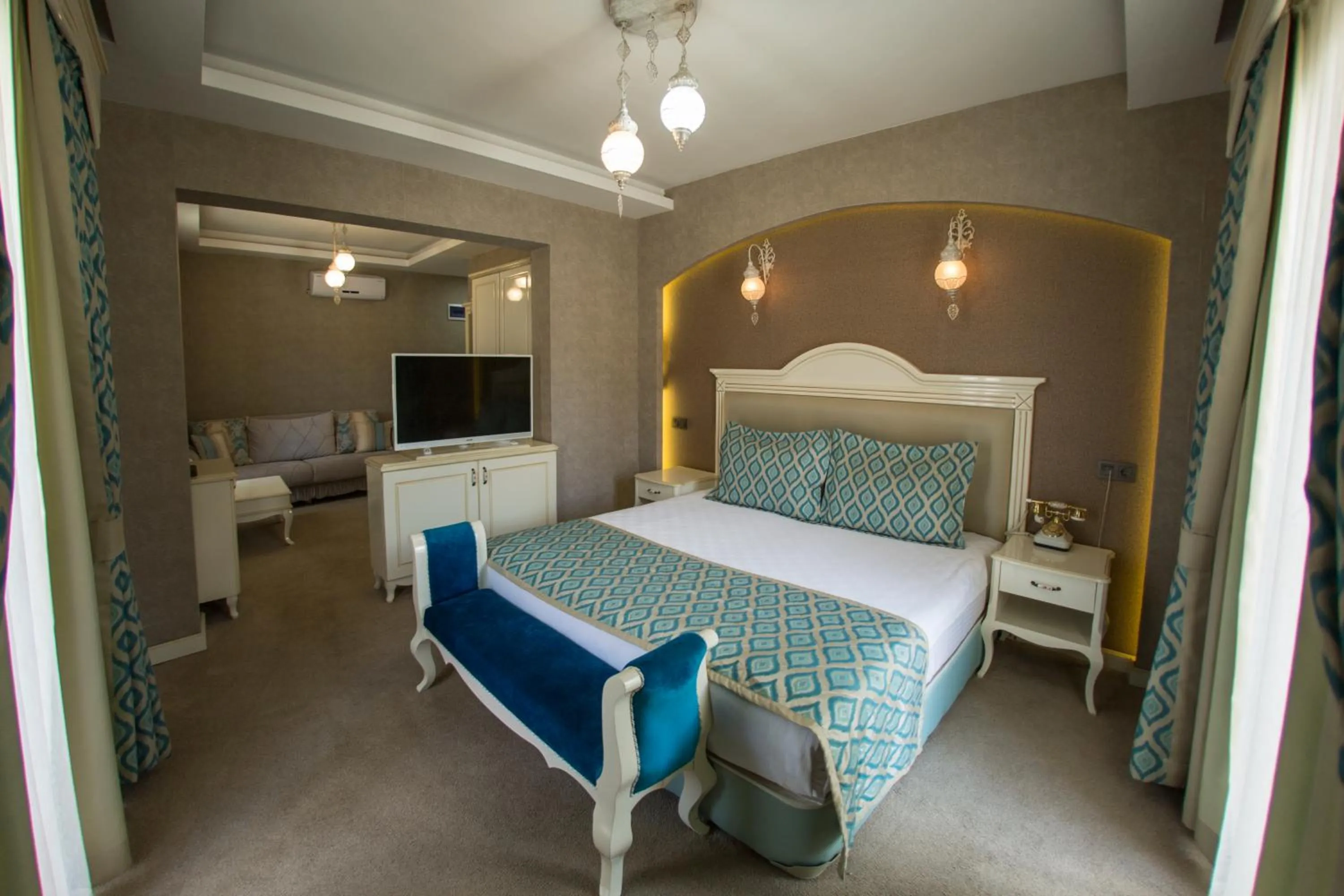 Living room, Bed in Hatunca Otel & Restaurant