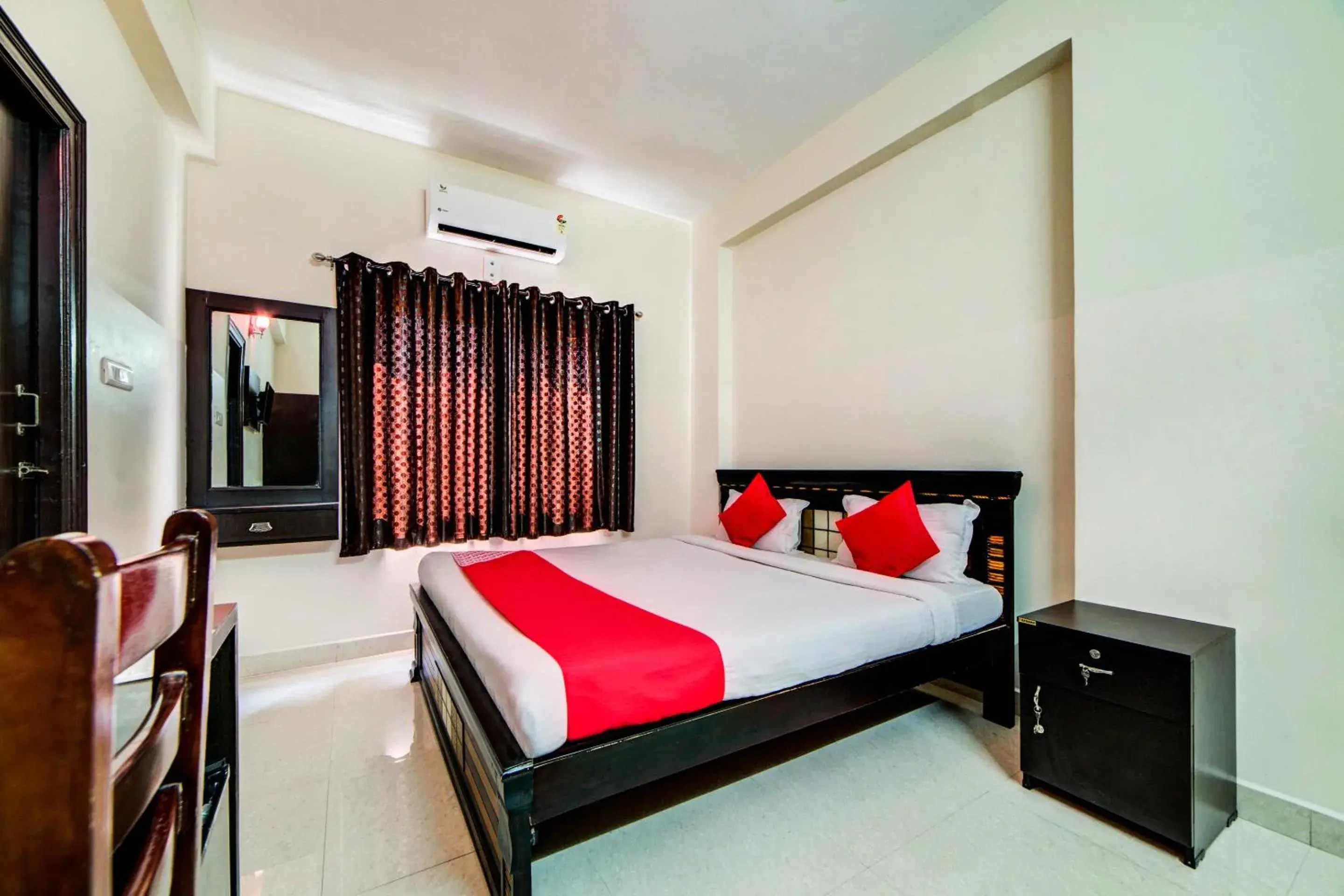 Standard Double Room - single occupancy in Hotel O The Royal Nest Near Shilparamam Standard Double Room - single occupancy in Hotel O The Royal Nest Near Shilparamam