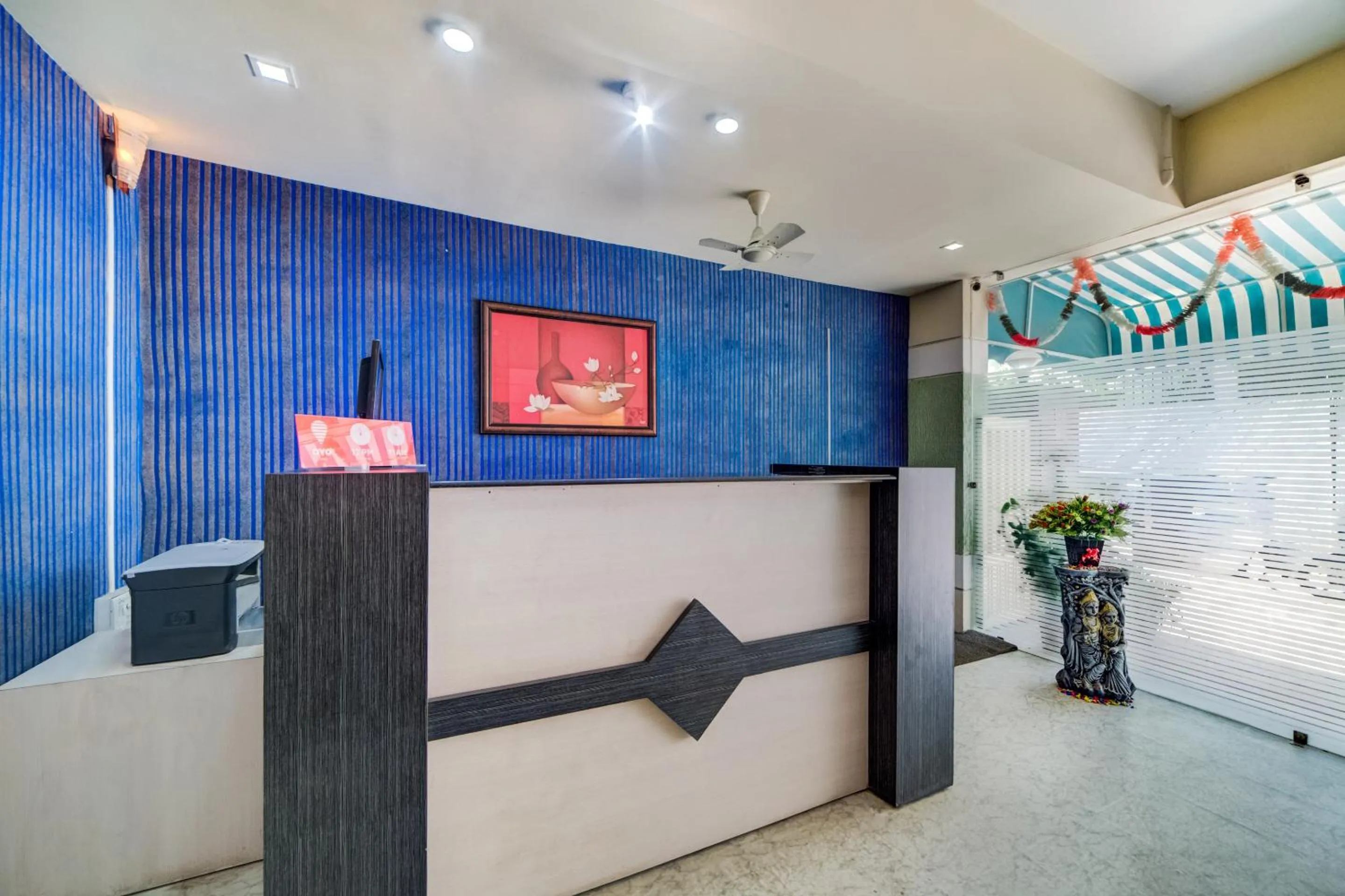 Lobby or reception in Hotel O The Royal Nest Near Shilparamam