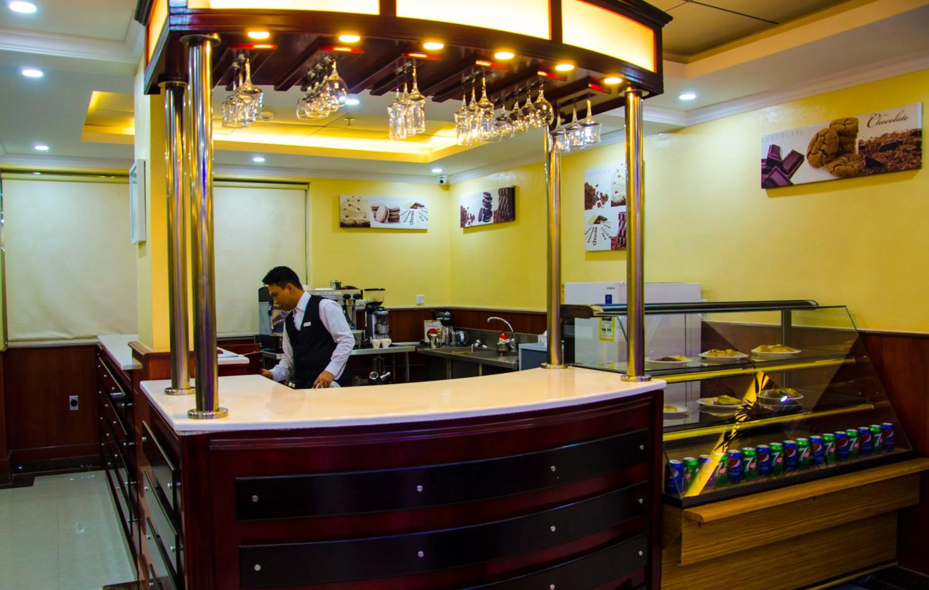 Restaurant/places to eat in Jubail Inn