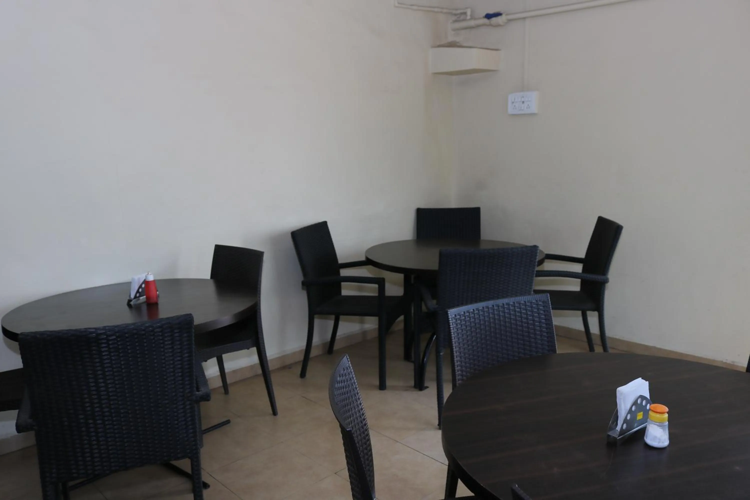 Breakfast in Hotel Raj