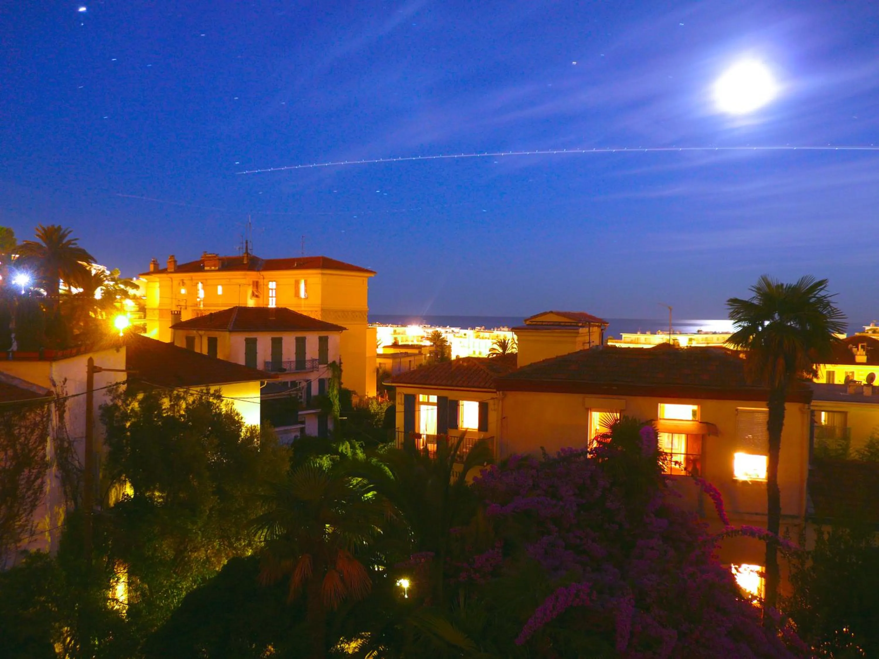 Penthouse Lou Lòu by iVillamia com