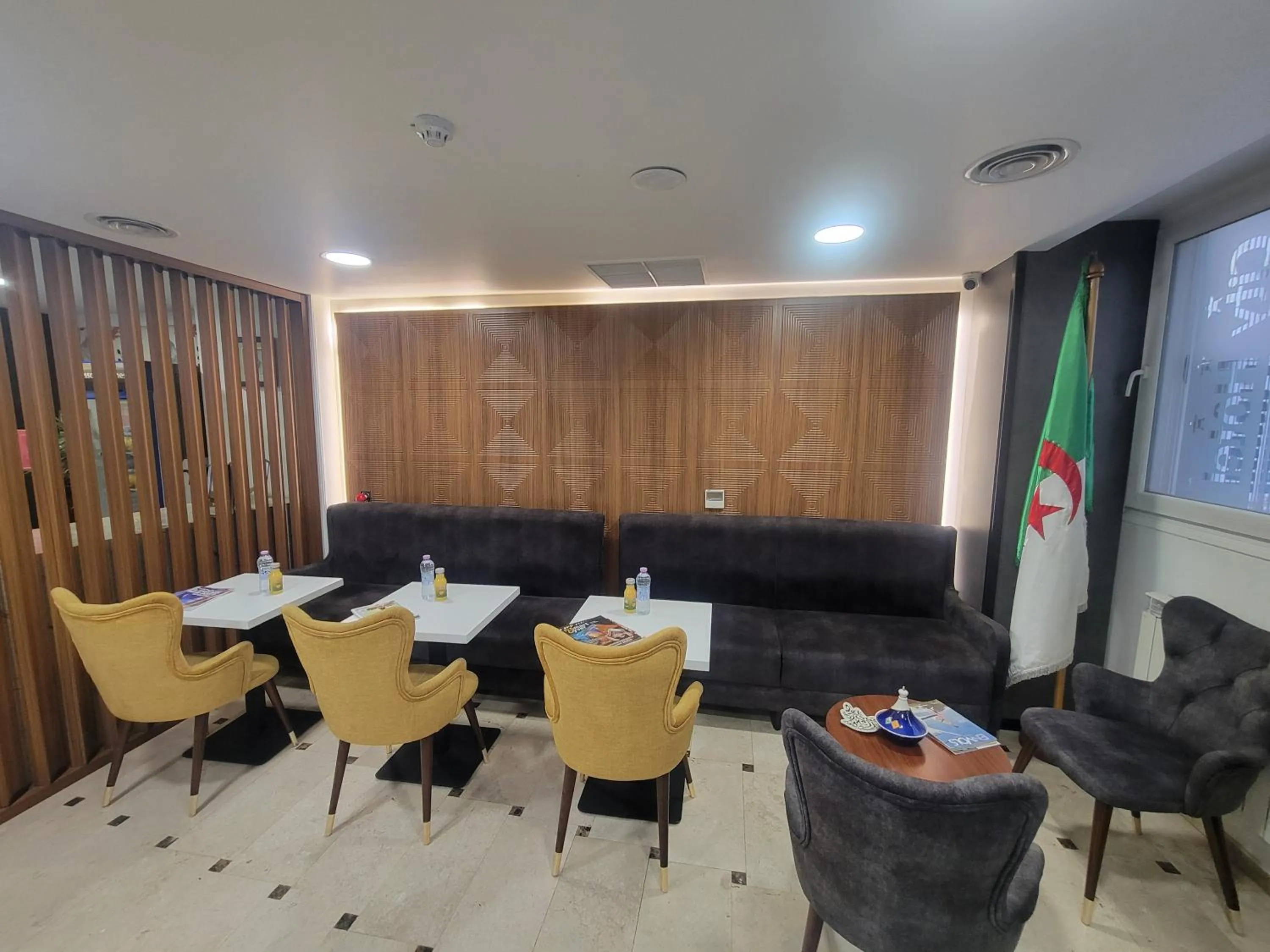 Living room in City Hotel Alger
