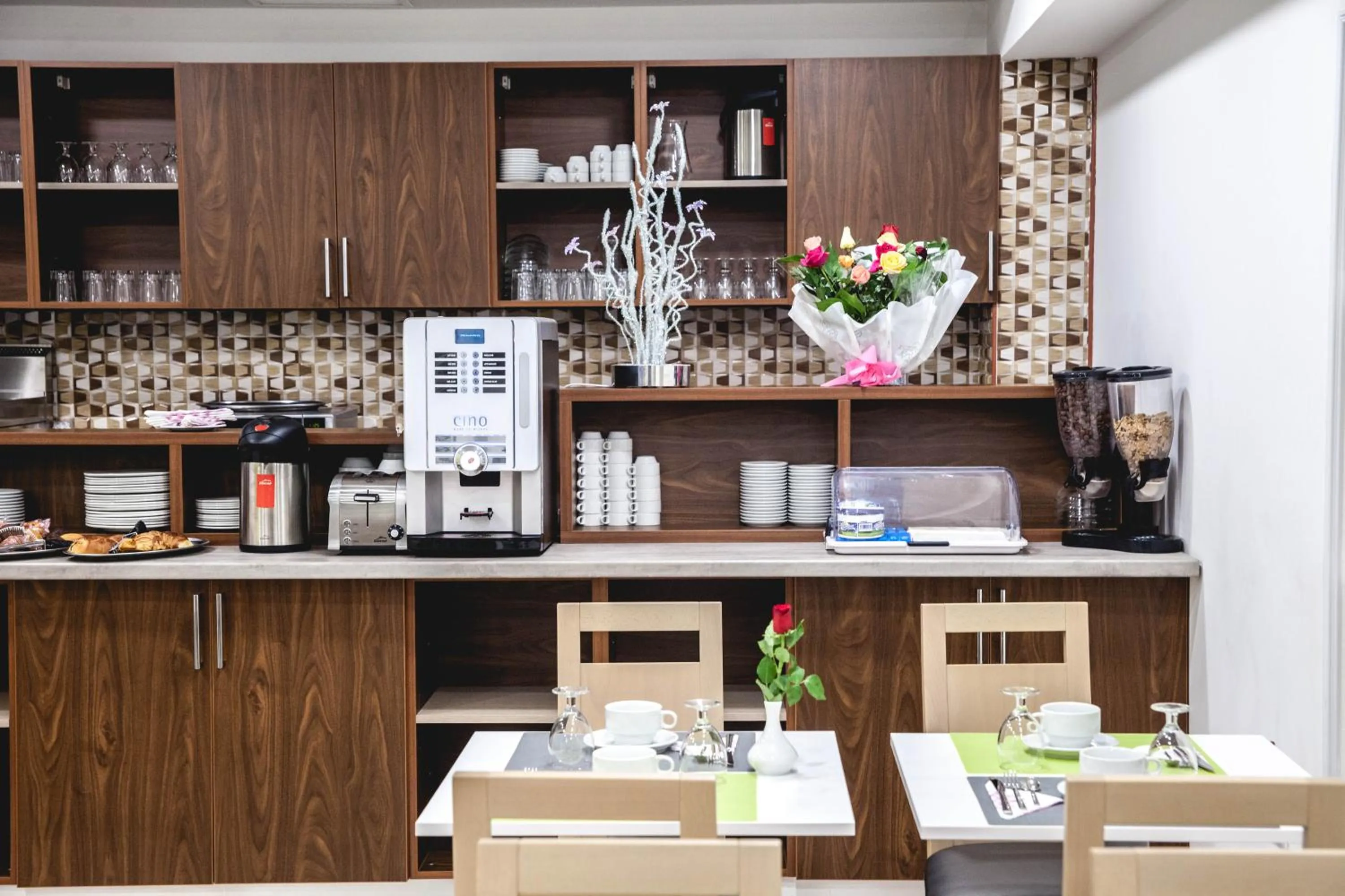 Restaurant/places to eat in City Hotel Alger