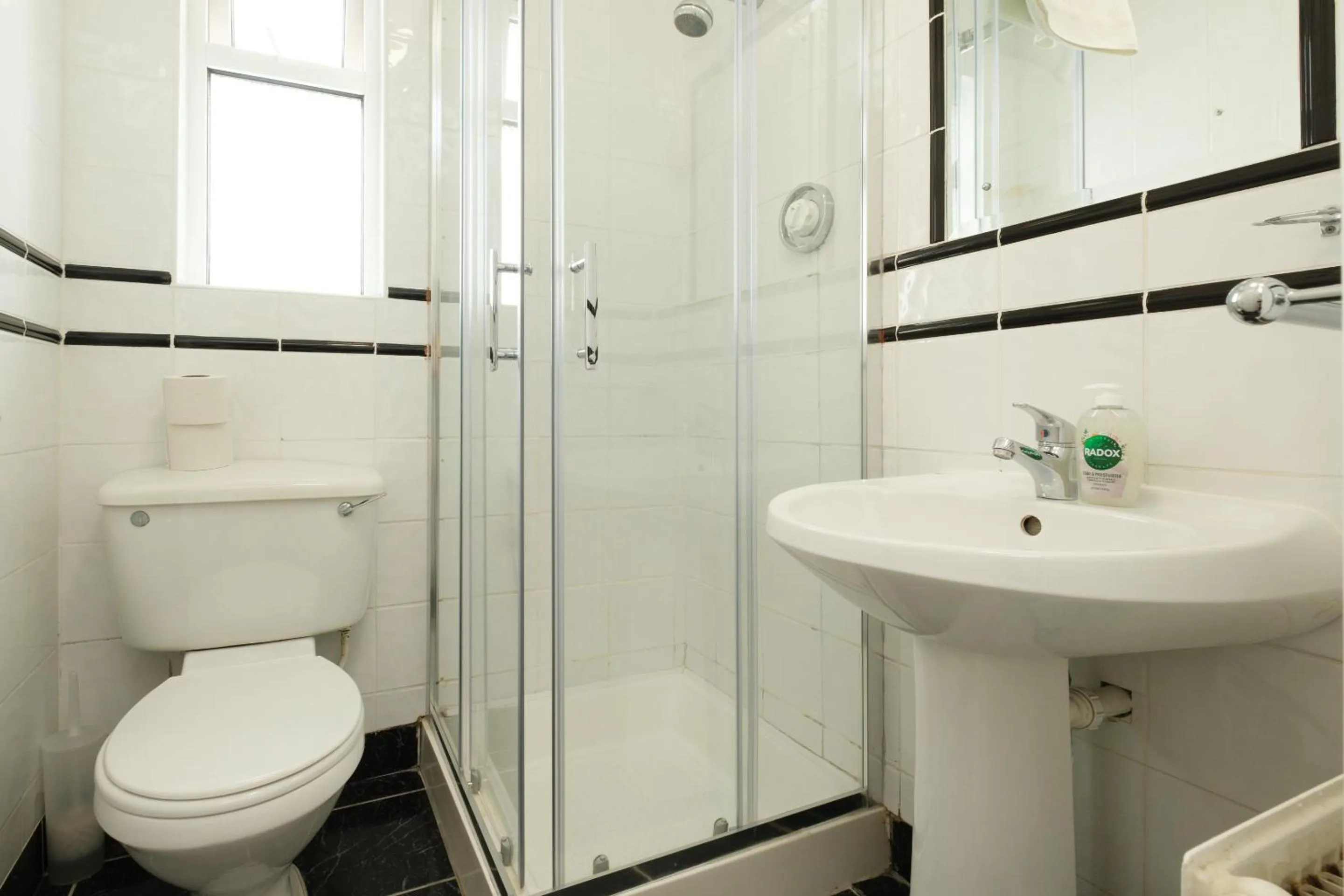 Bathroom in Four Seasons B&B