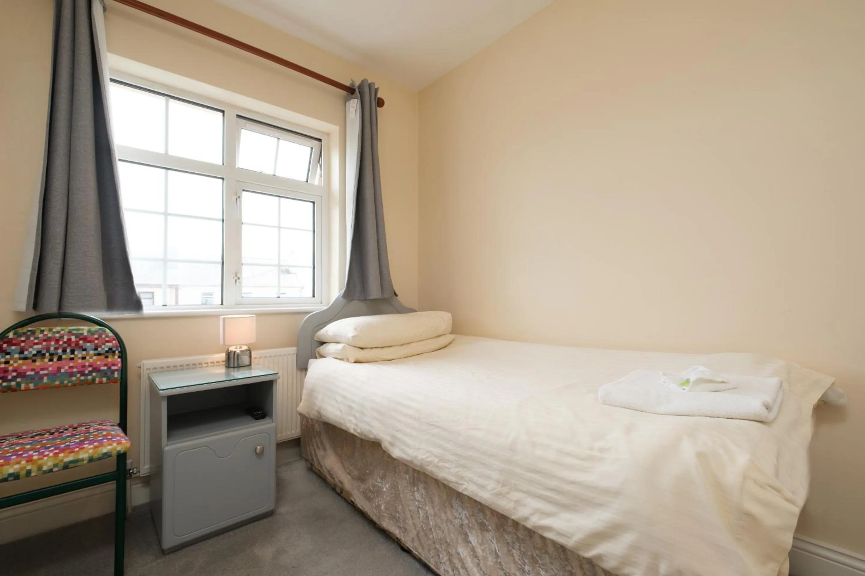 Bedroom, Bed in Four Seasons B&B