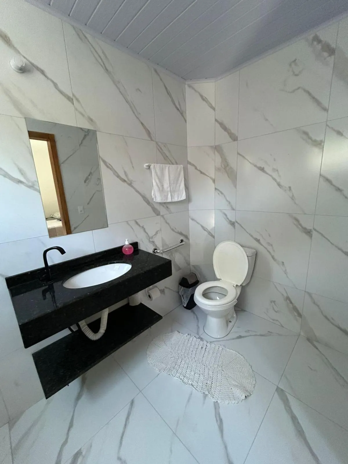 Toilet in Pousada casa da amizade