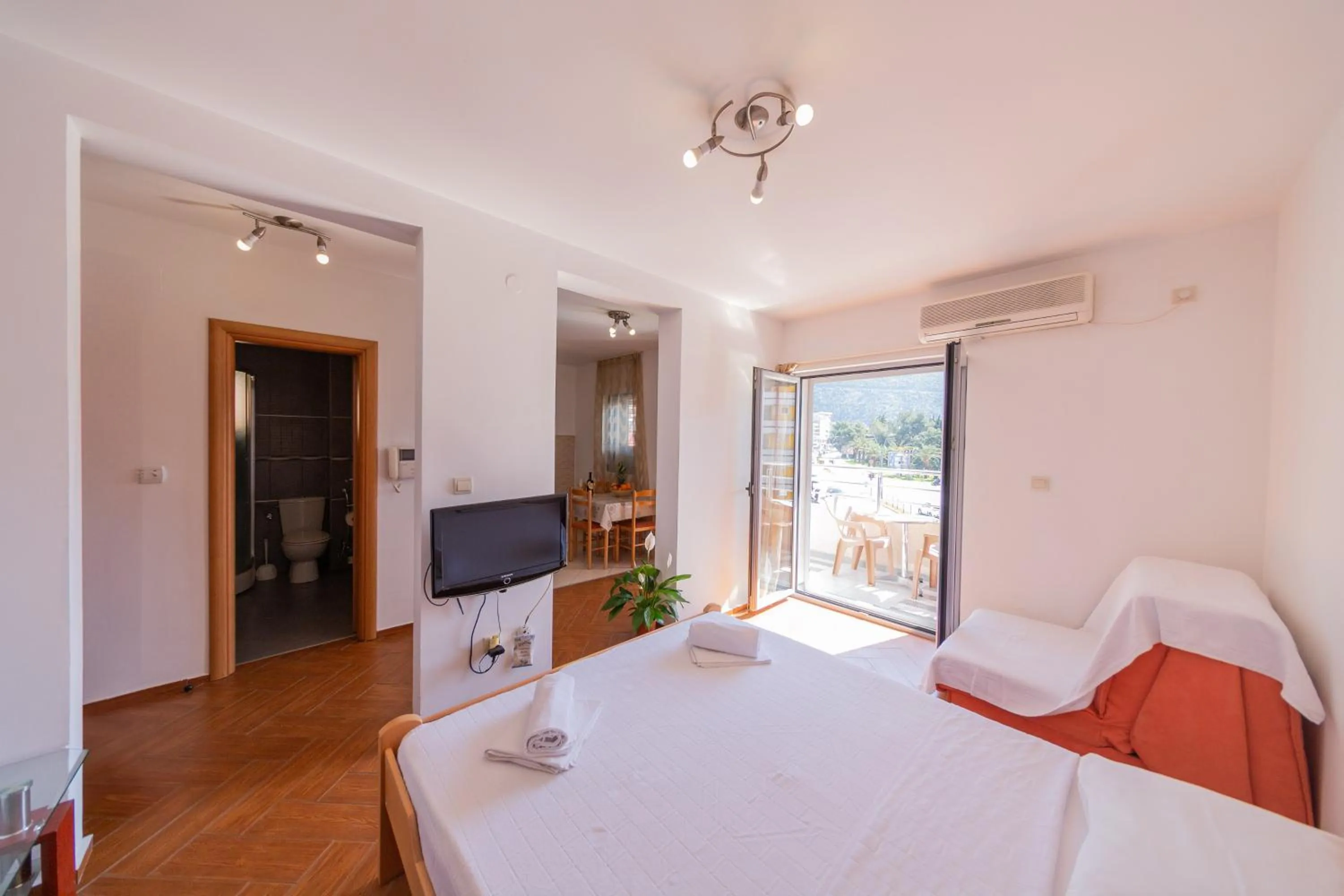 air conditioner, Bed in SMS Apartments