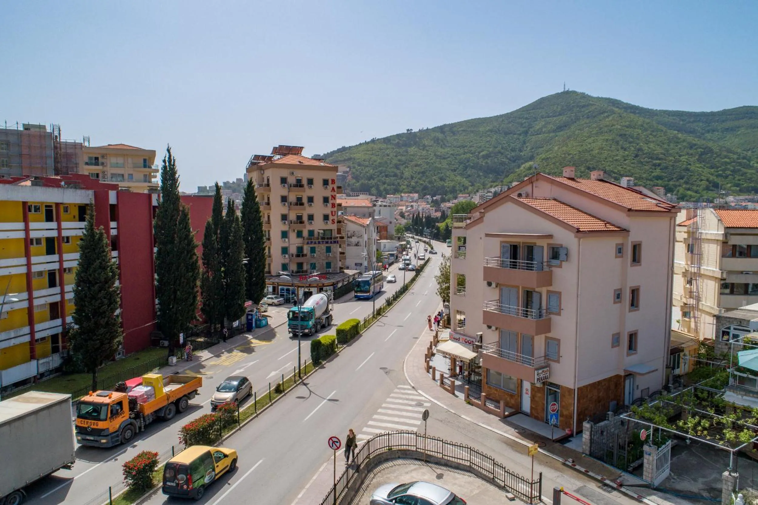 Neighbourhood in SMS Apartments