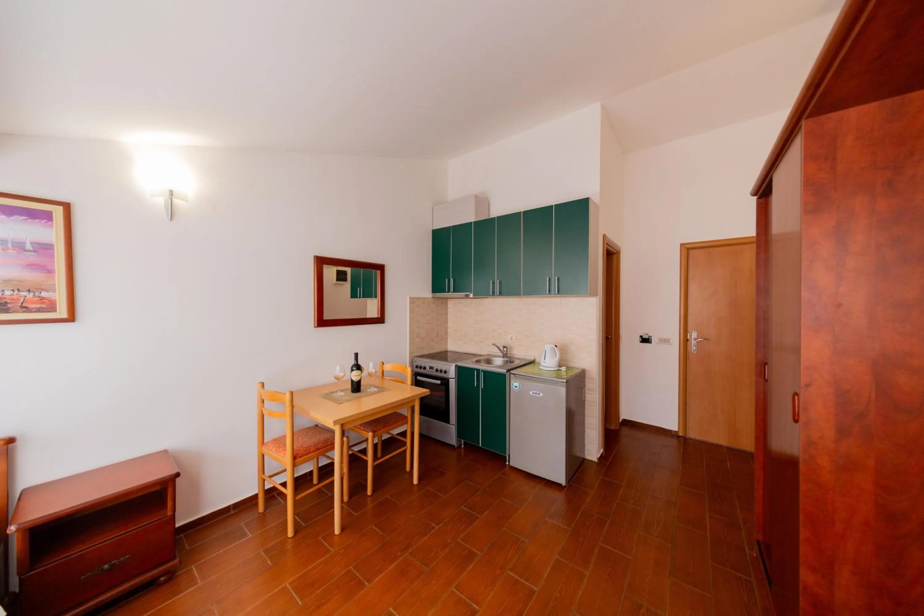 oven in SMS Apartments