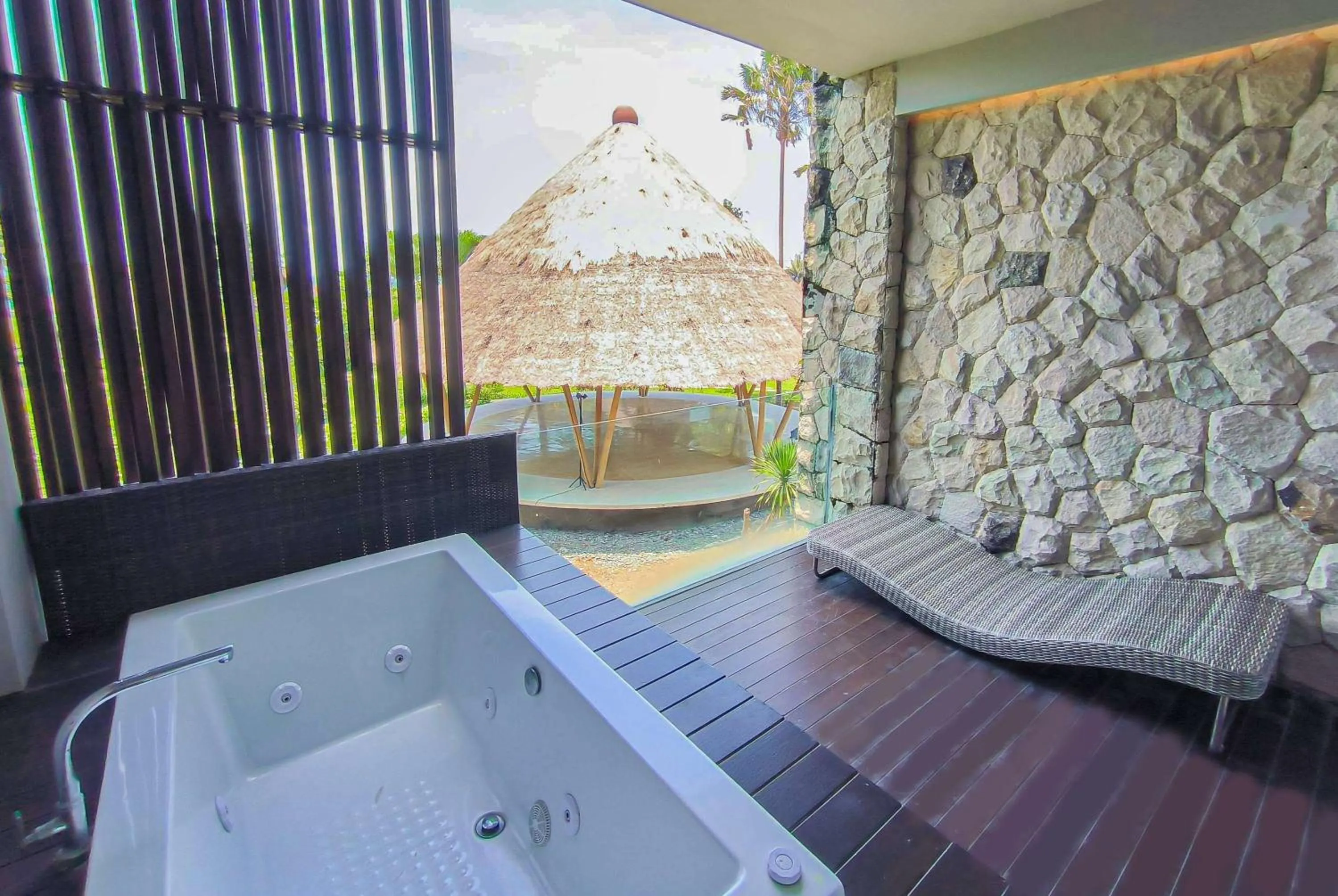 TV and multimedia in Wyndham Tamansari Jivva Resort Bali