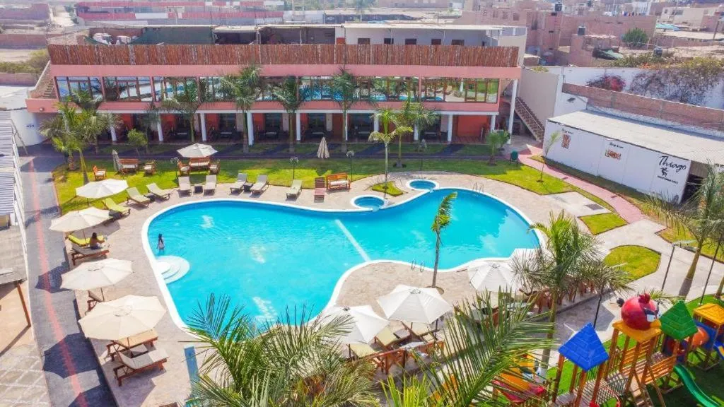 Pool view in Hotel Resort Thiago