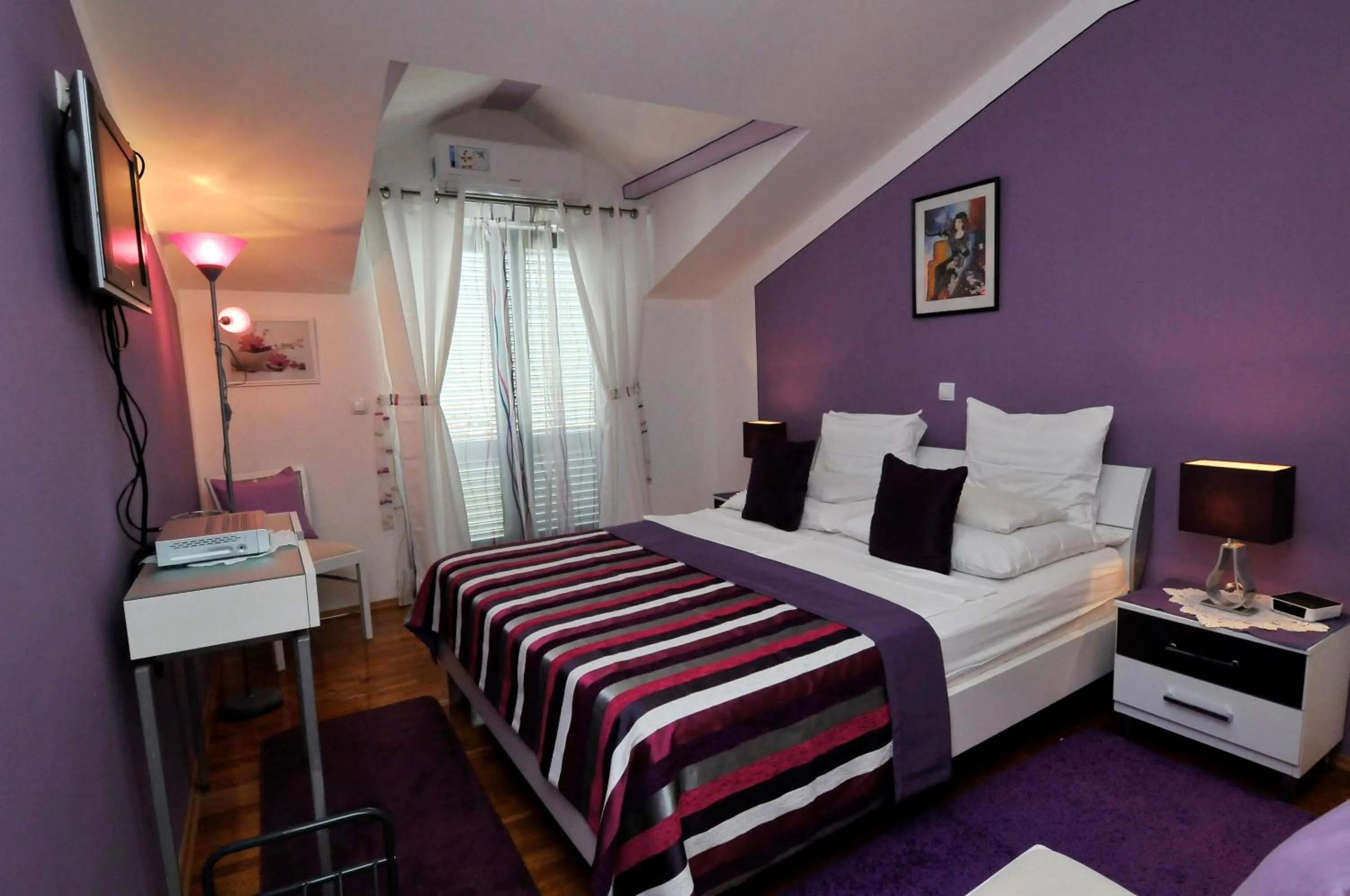Bed in Hotel Haus Am Meer Cavtat