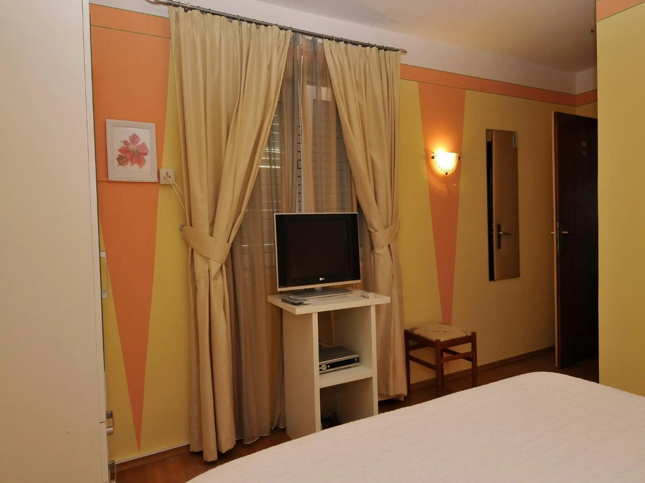 Decorative detail, Bed in Hotel Haus Am Meer Cavtat
