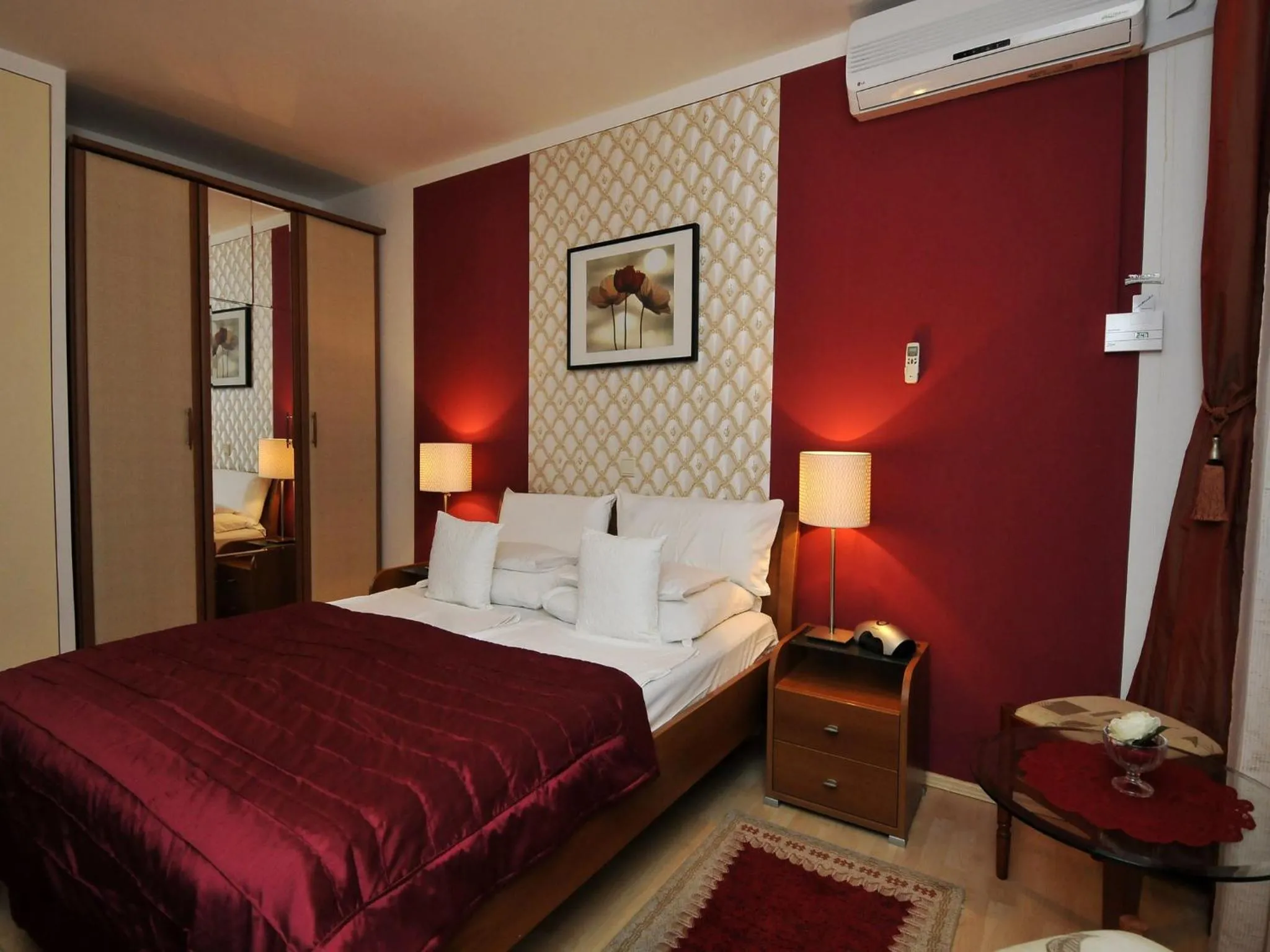 Photo of the whole room, Bed in Hotel Haus Am Meer Cavtat