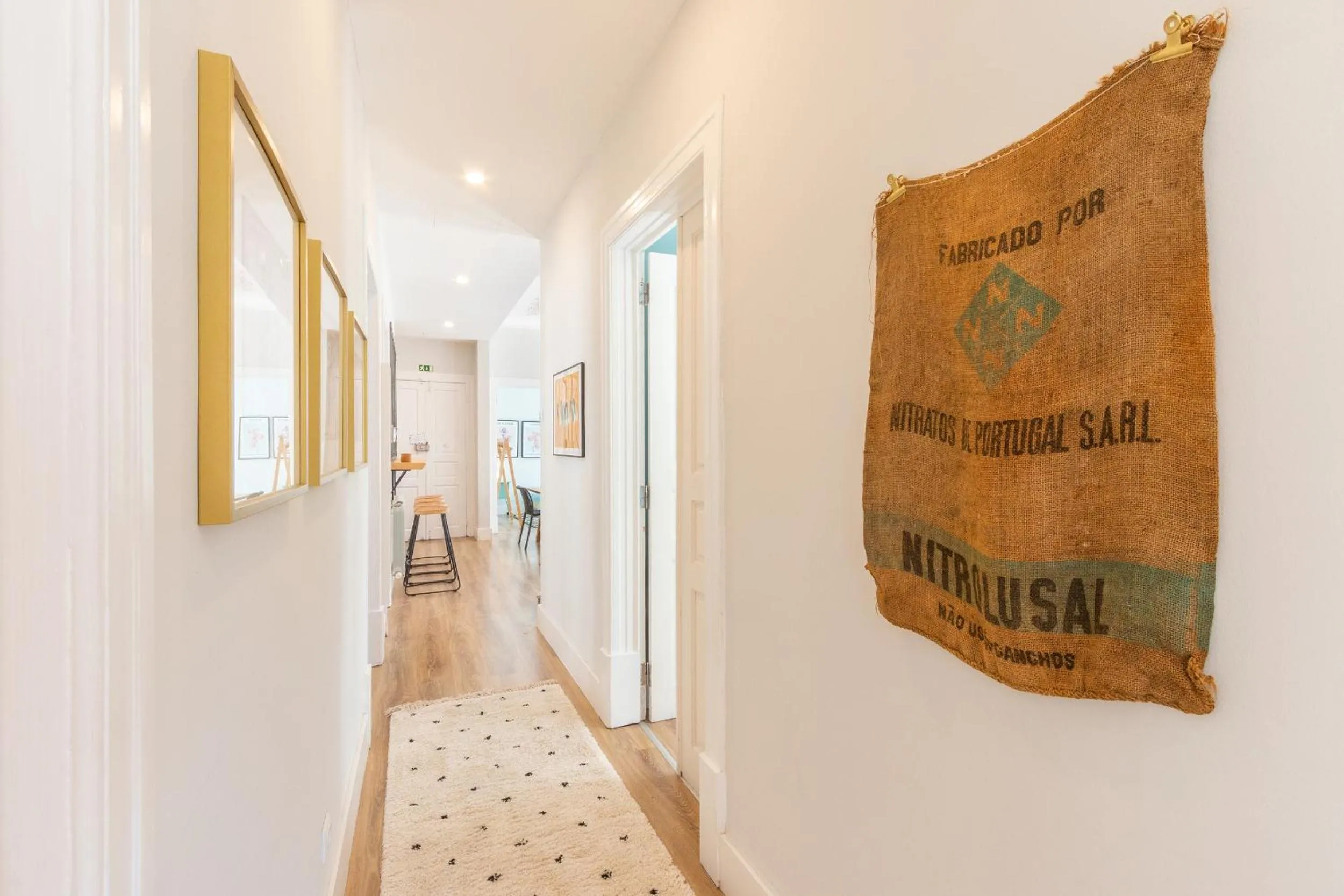 Bright City Center, 10m from subway, 6 rooms, up to 20 PPL