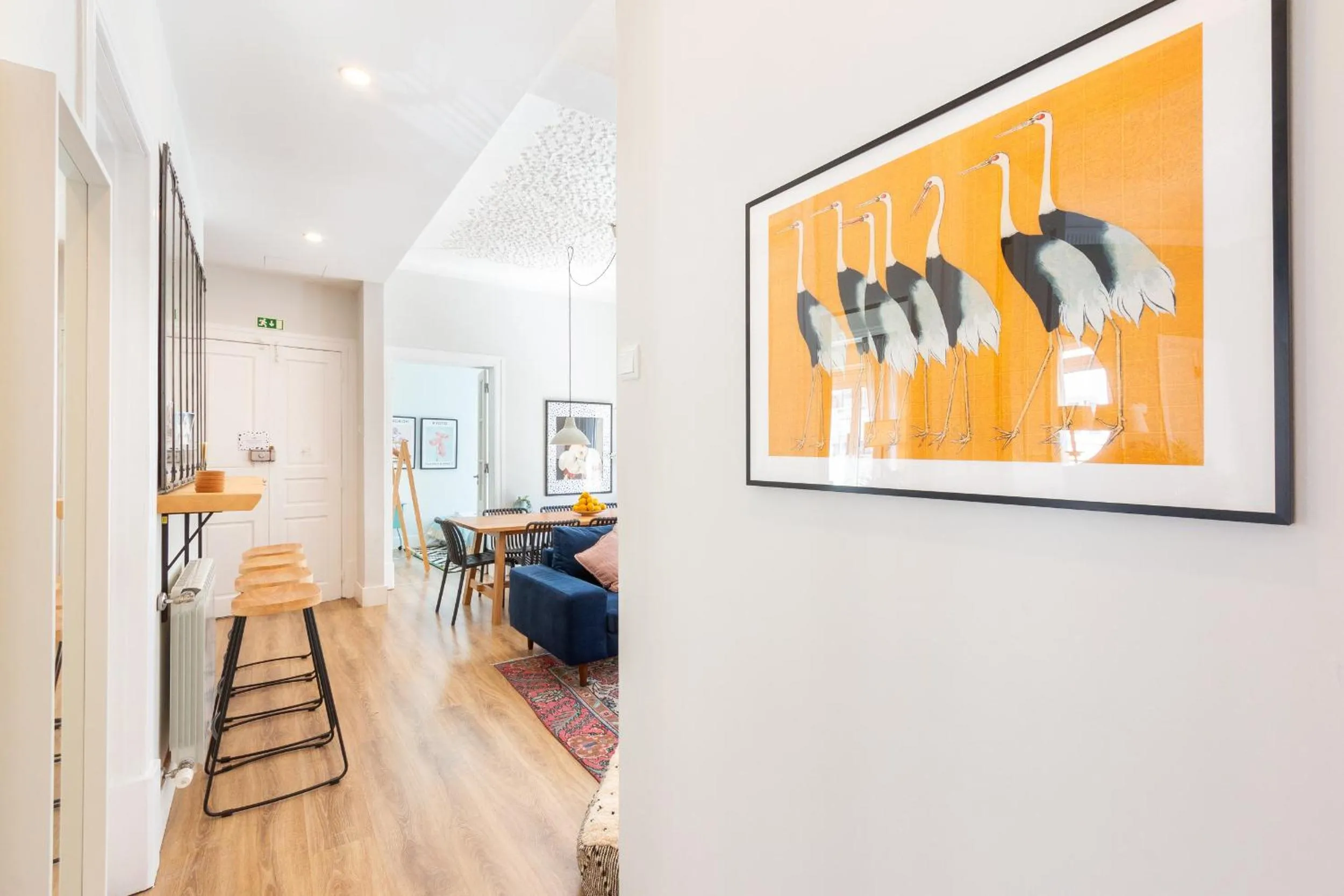 Bright City Center, 10m from subway, 6 rooms, up to 20 PPL