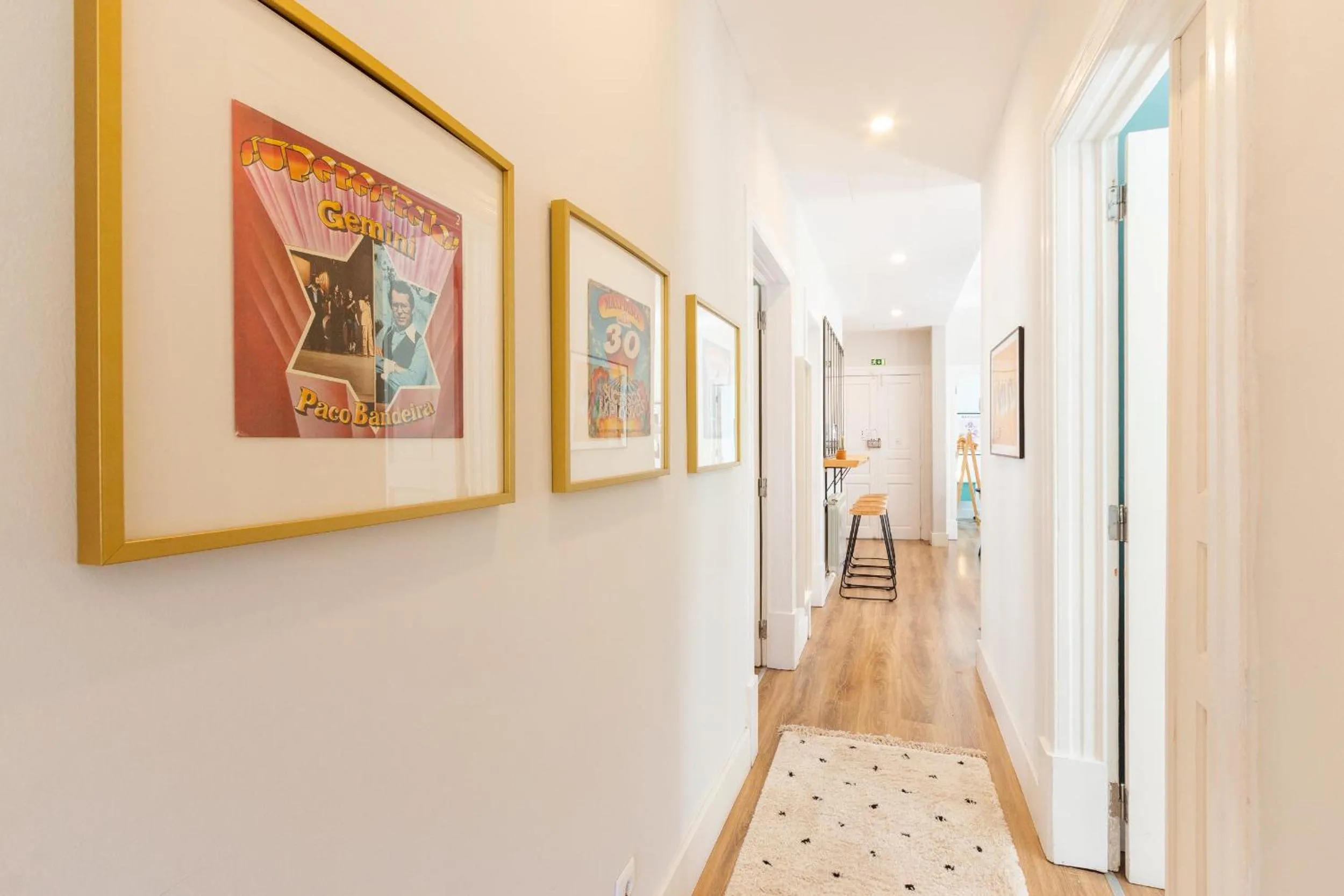 Bright City Center, 10m from subway, 6 rooms, up to 20 PPL