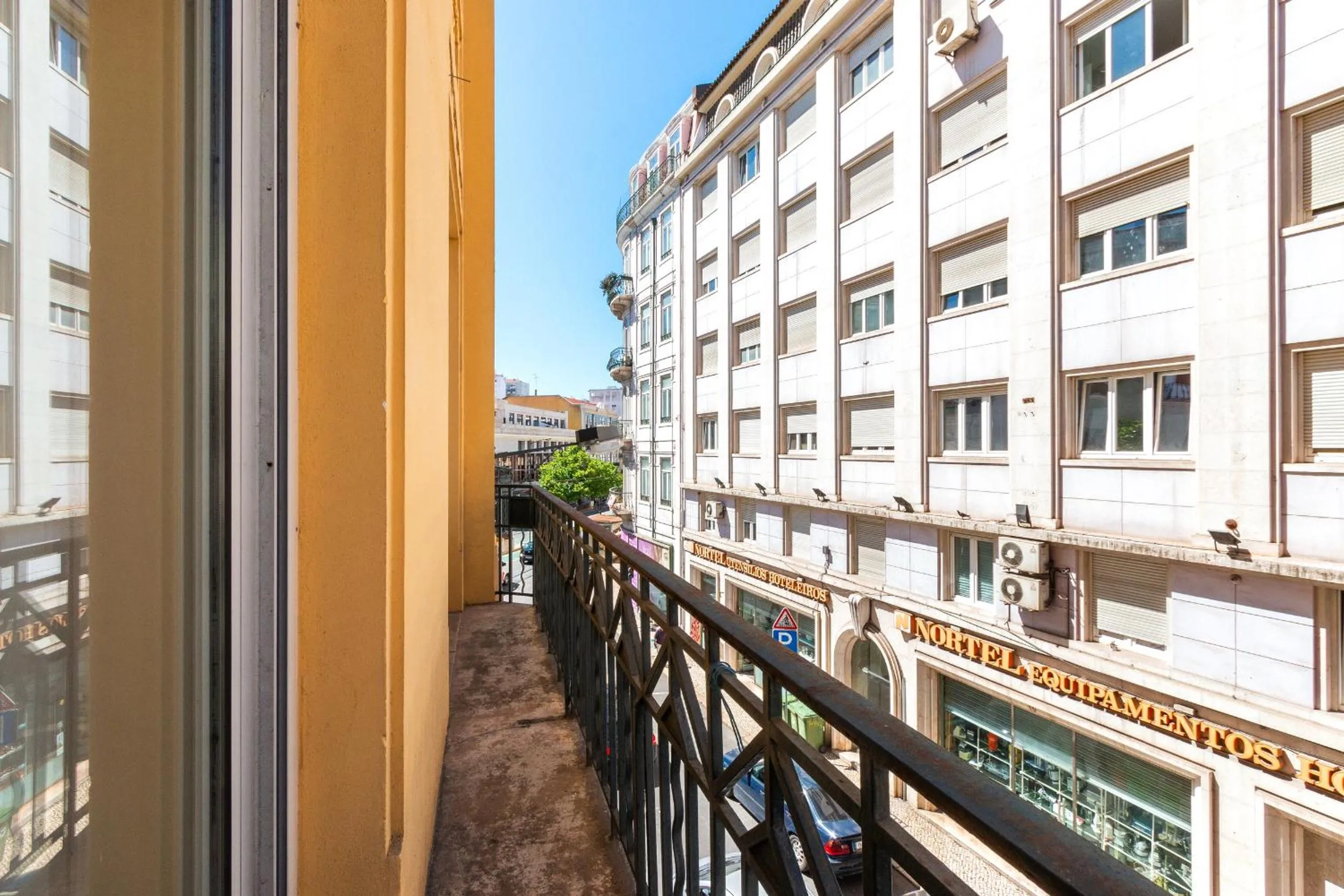 Day in Bright City Center, 10m from subway, 6 rooms, up to 20 PPL