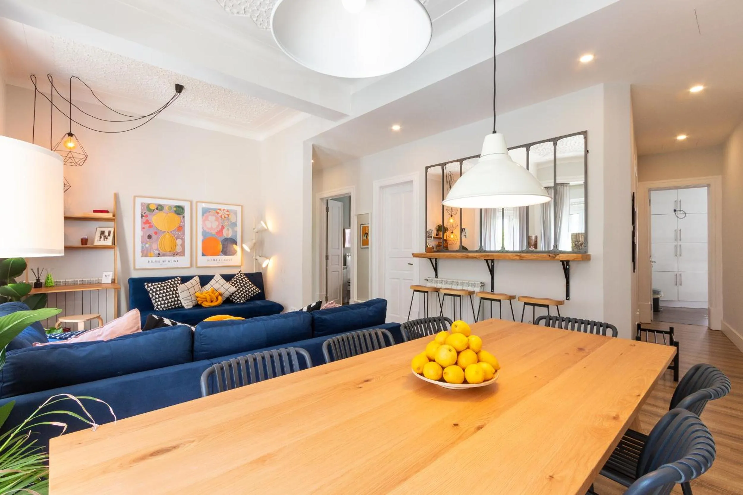 Bright City Center, 10m from subway, 6 rooms, up to 20 PPL
