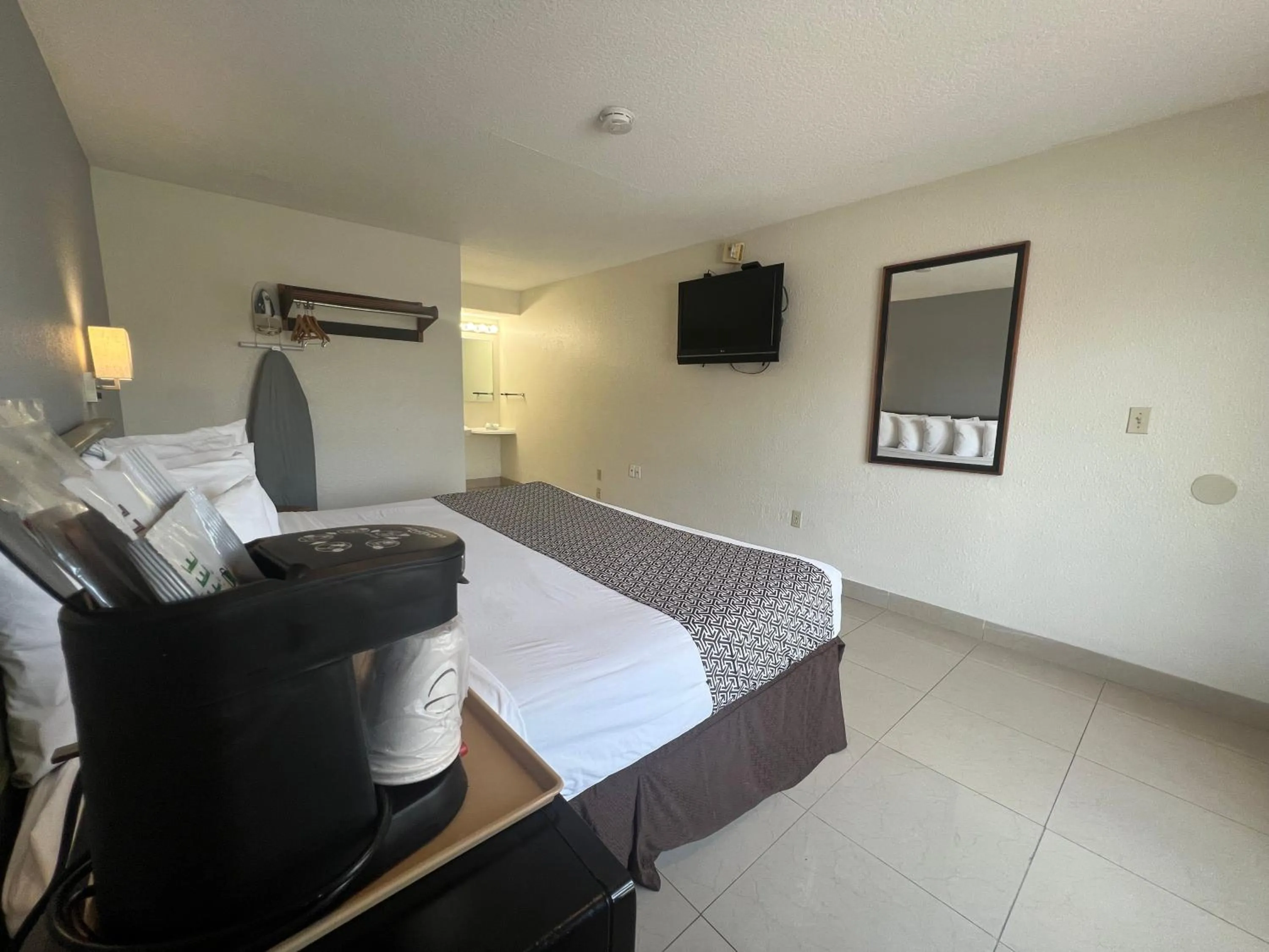 Bedroom, Bed in Garden Inn Homestead/Everglades/Gateway to Keys