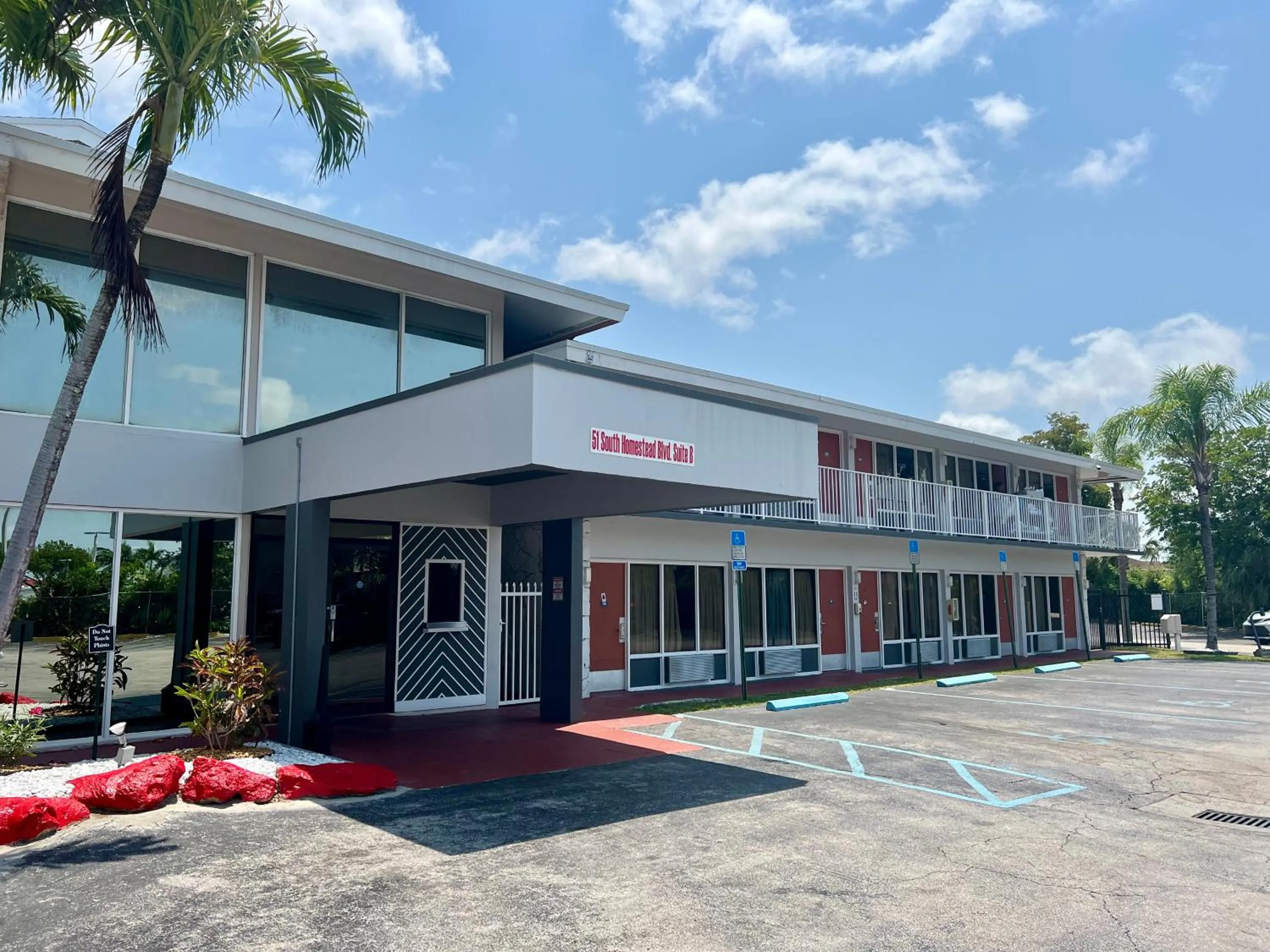 Property building in Garden Inn Homestead/Everglades/Gateway to Keys