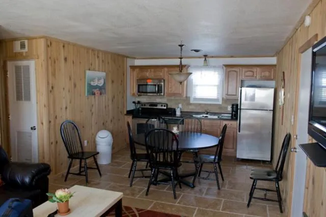 Kitchen or kitchenette in Outer Banks Motel