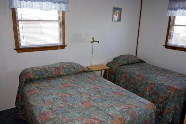 Photo of the whole room, Bed in Outer Banks Motel