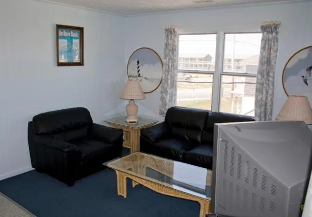 Living room in Outer Banks Motel