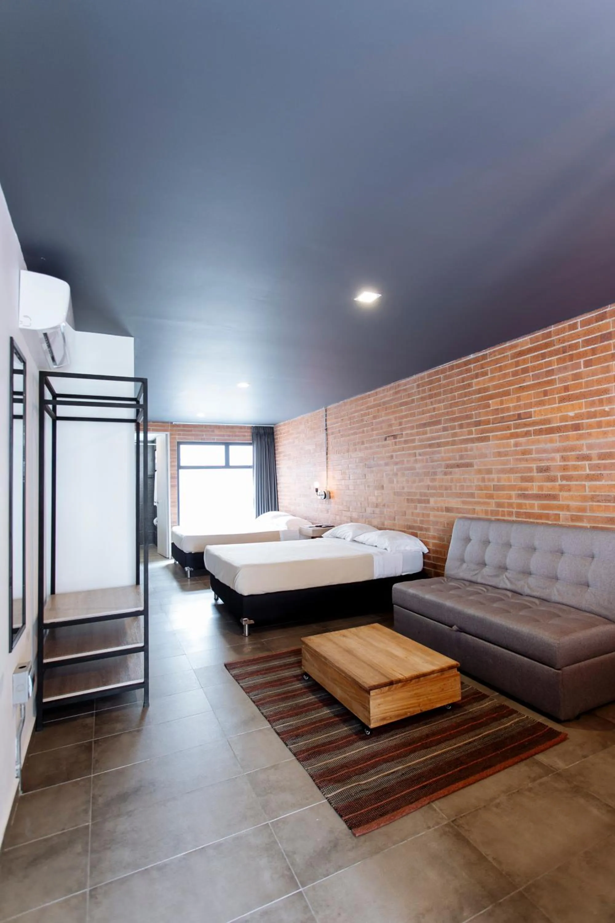 Photo of the whole room, Bed in Soy Local Provenza