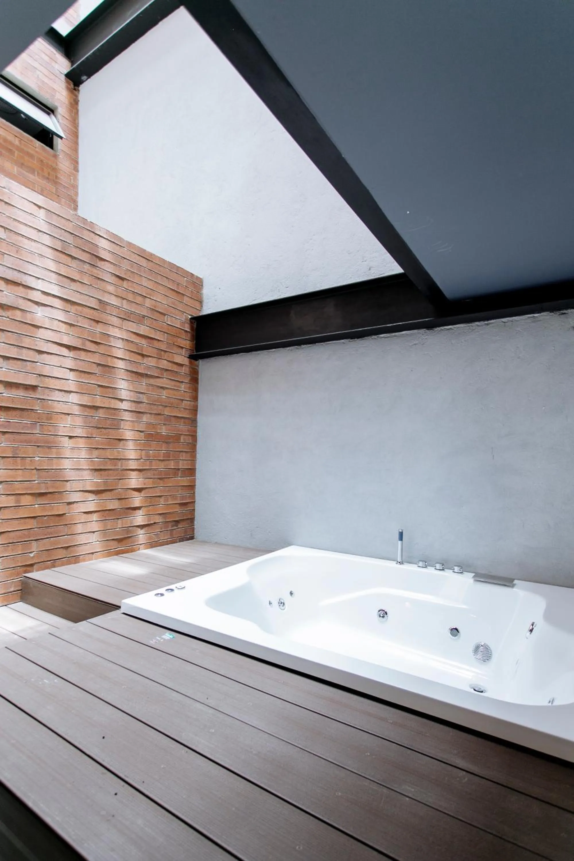 Bath in Soy Local Provenza