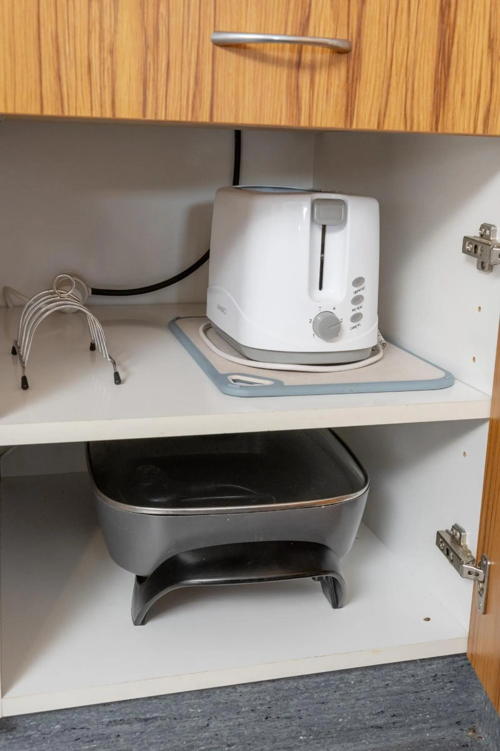 kitchen in Grove Park Motor Lodge