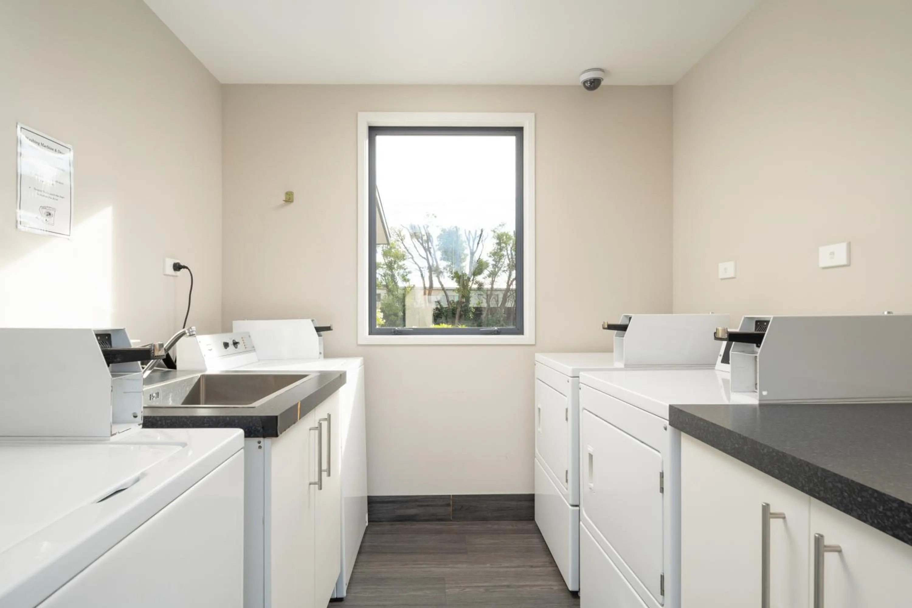 laundry in Grove Park Motor Lodge