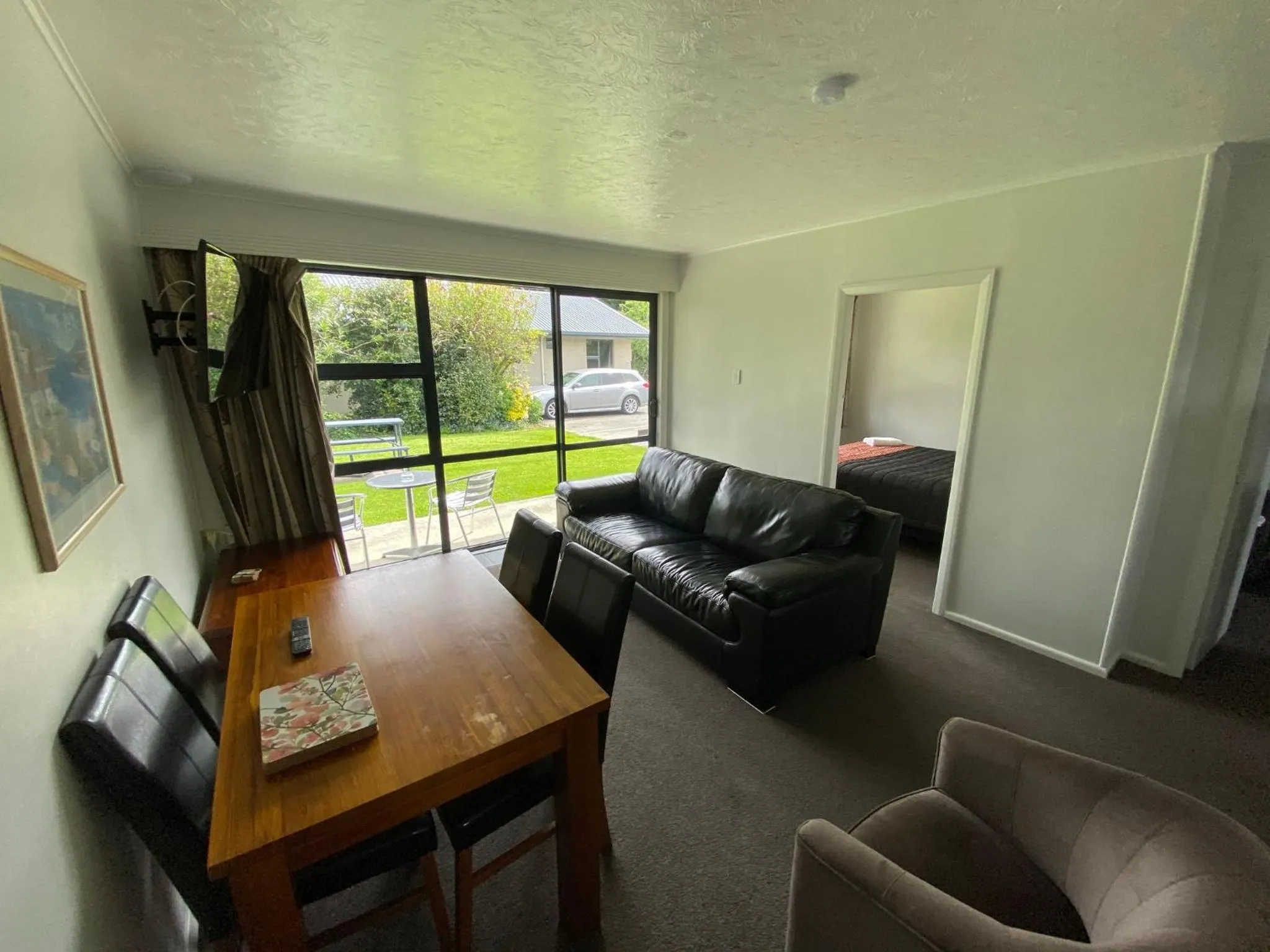 Two Bedroom Unit in Grove Park Motor Lodge