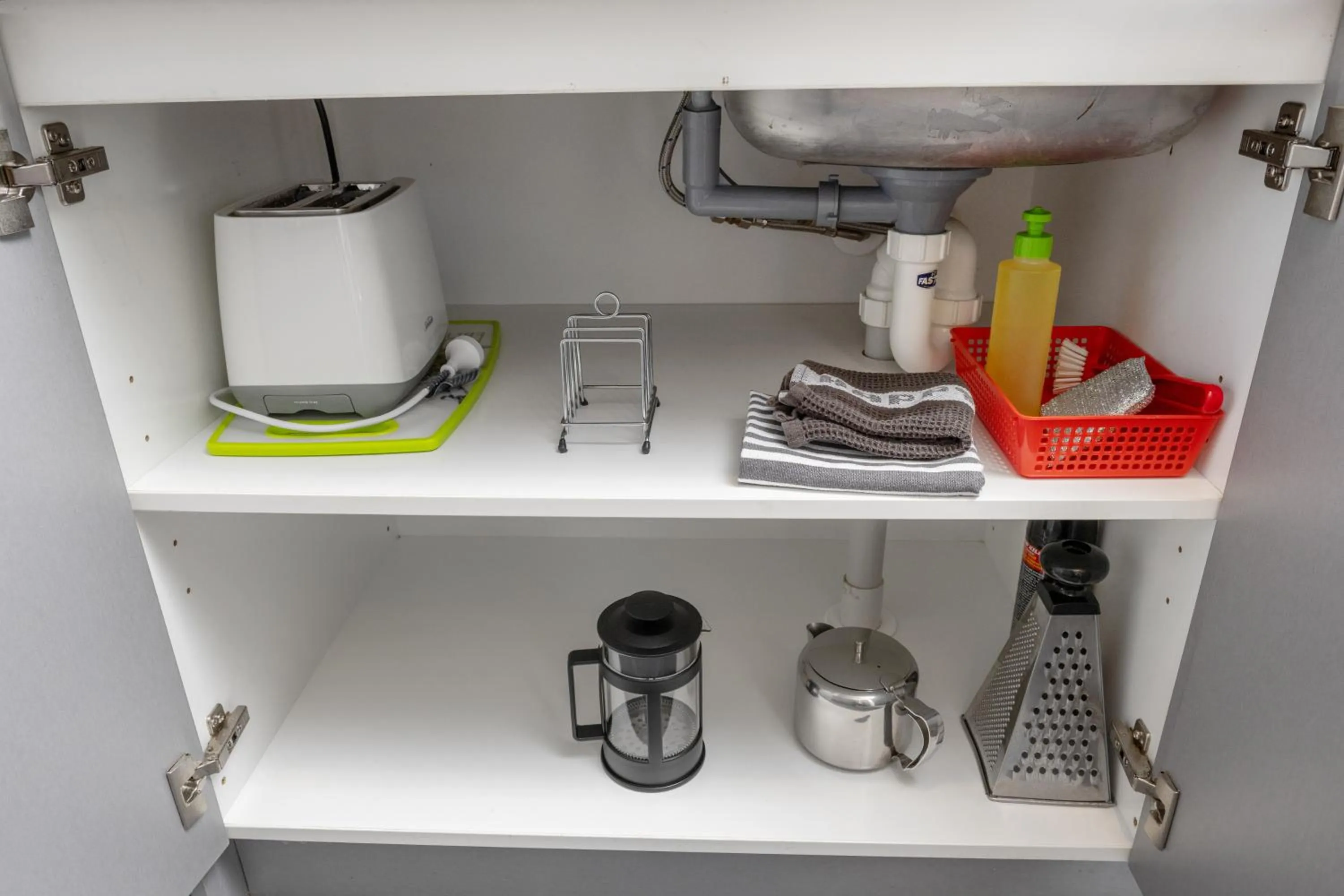 kitchen in Grove Park Motor Lodge