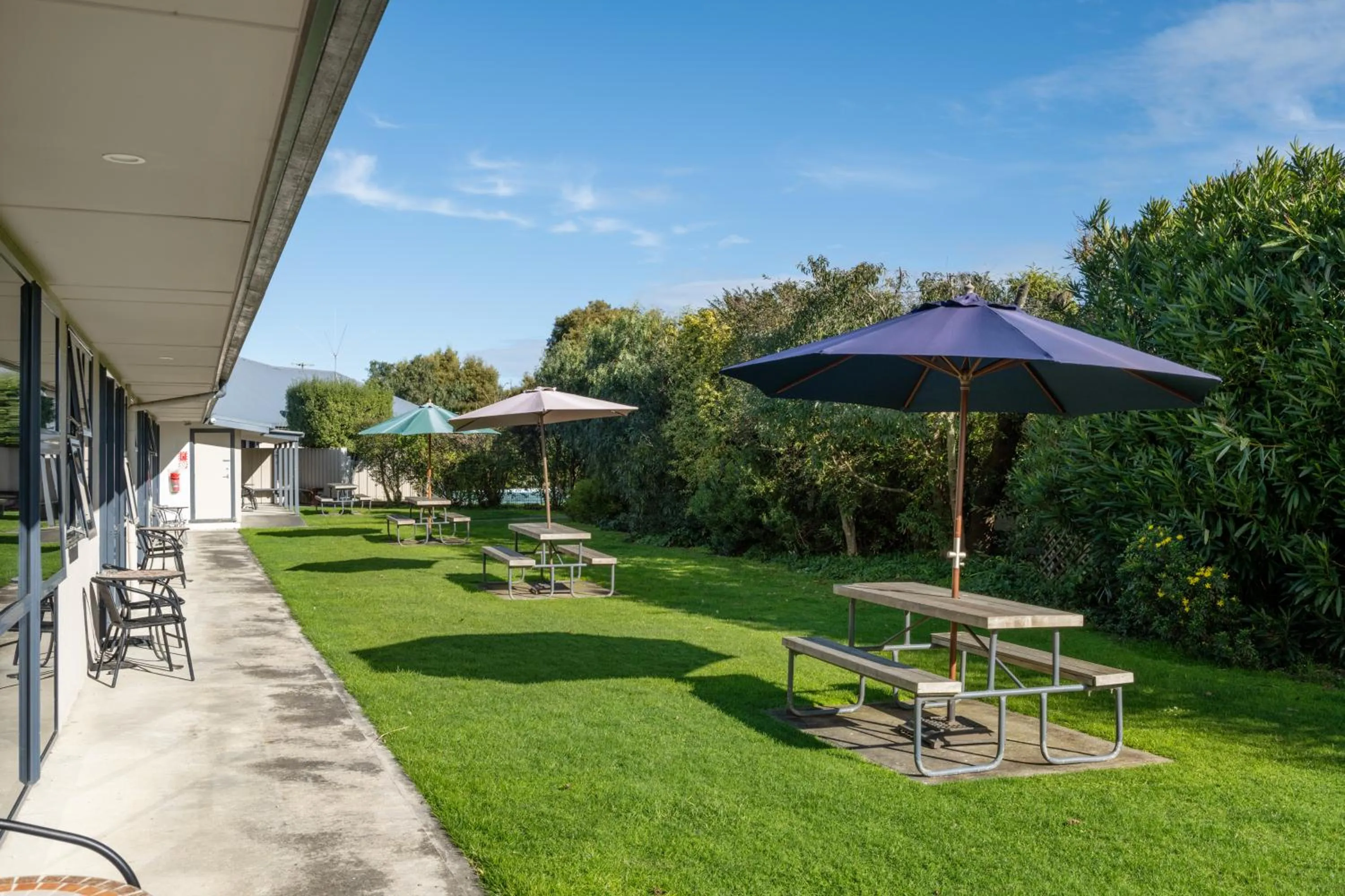 Garden view in Grove Park Motor Lodge